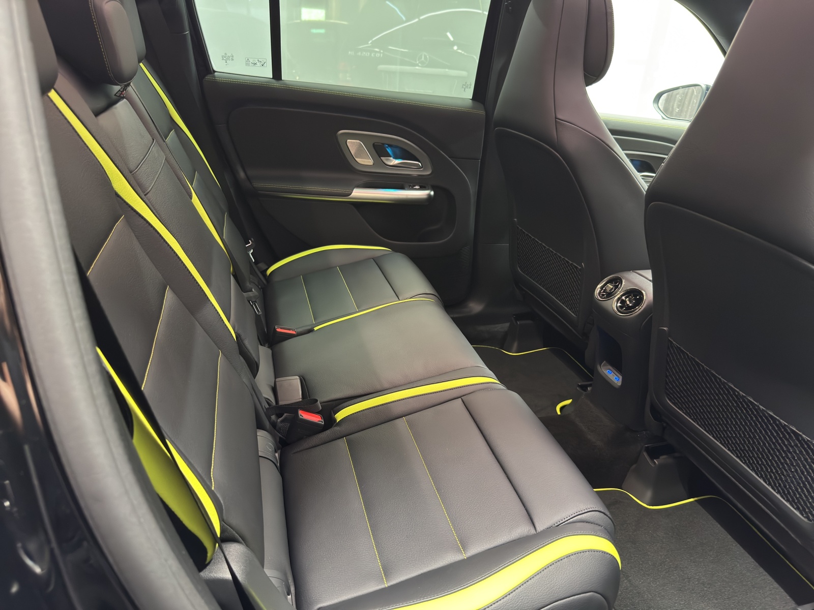 MERCEDES-BENZ GLB 220 4Matic-image-9