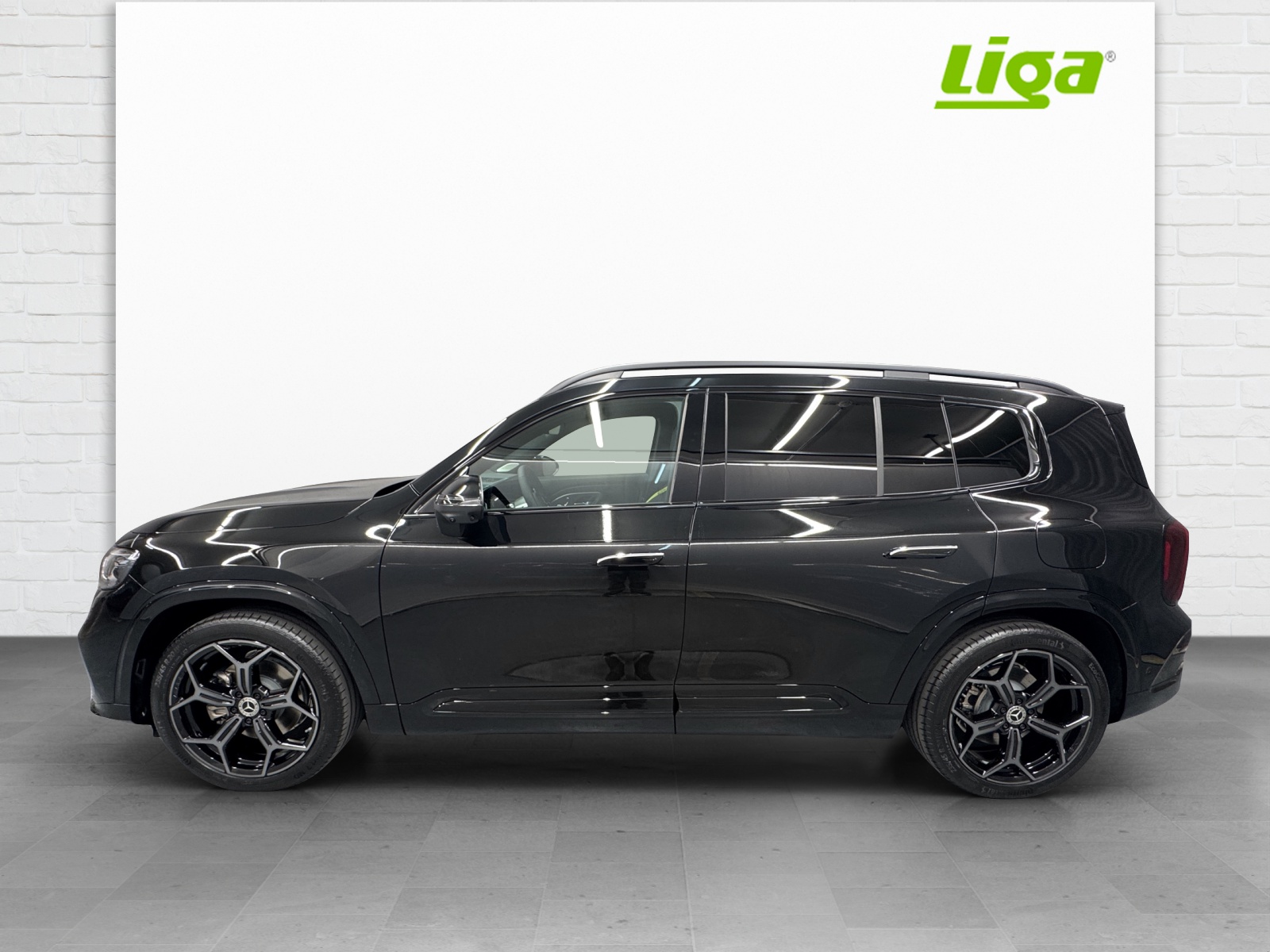 MERCEDES-BENZ GLB 220 4Matic-showroom-element-2