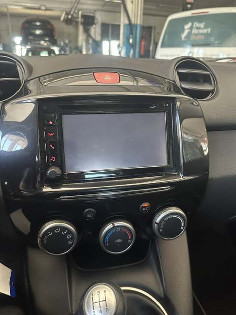 MAZDA 2 1.3 84 MZR Suisse Edition+-image-6