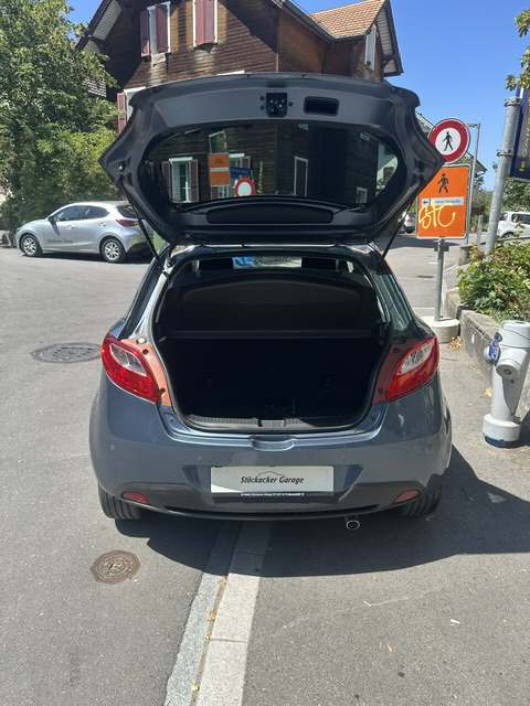 MAZDA 2 1.3 84 MZR Suisse Edition+-image-9