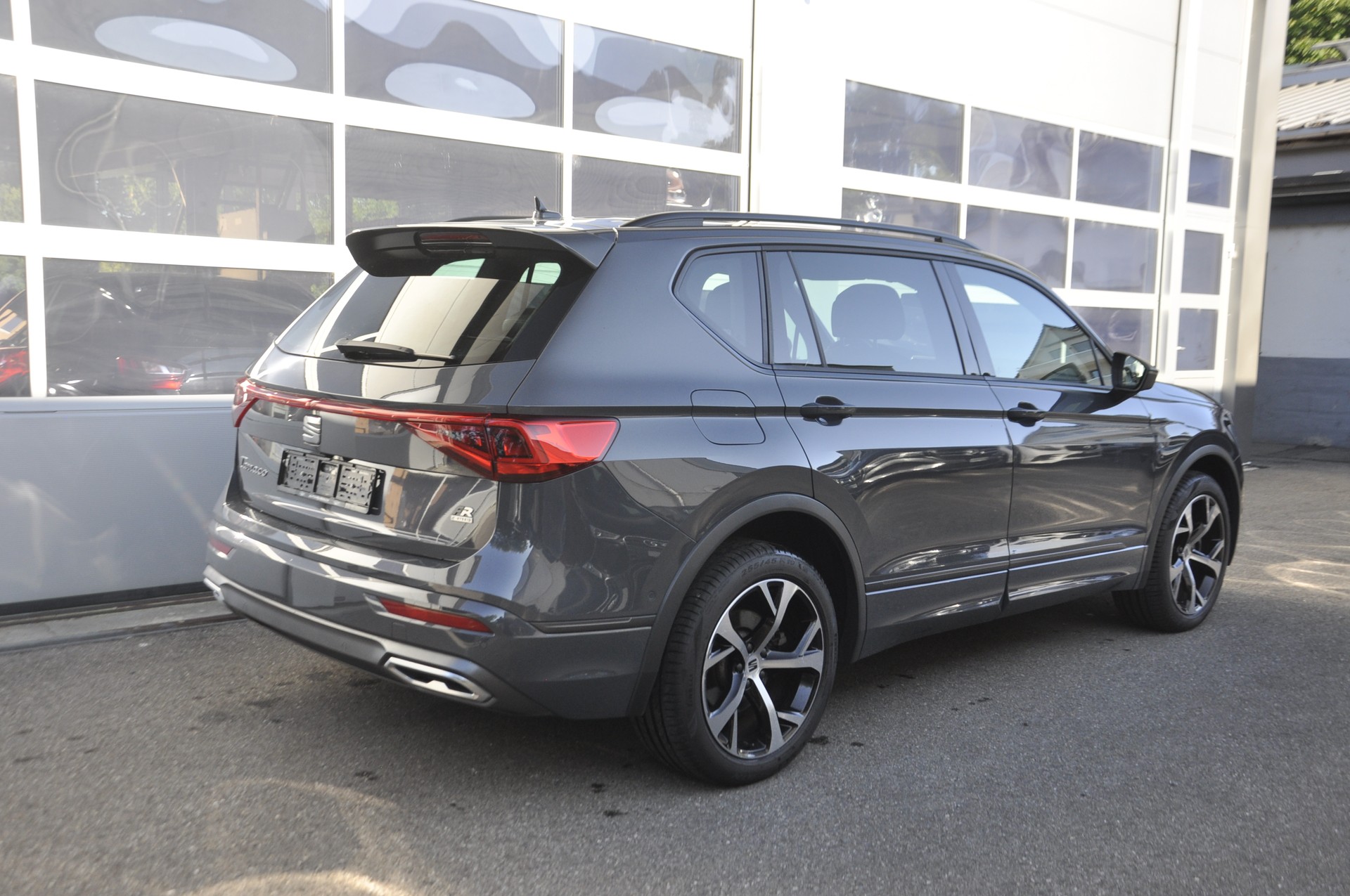 SEAT Tarraco 1.4 e-HYBRID DSG Hola FR I Panoramadach-image-3