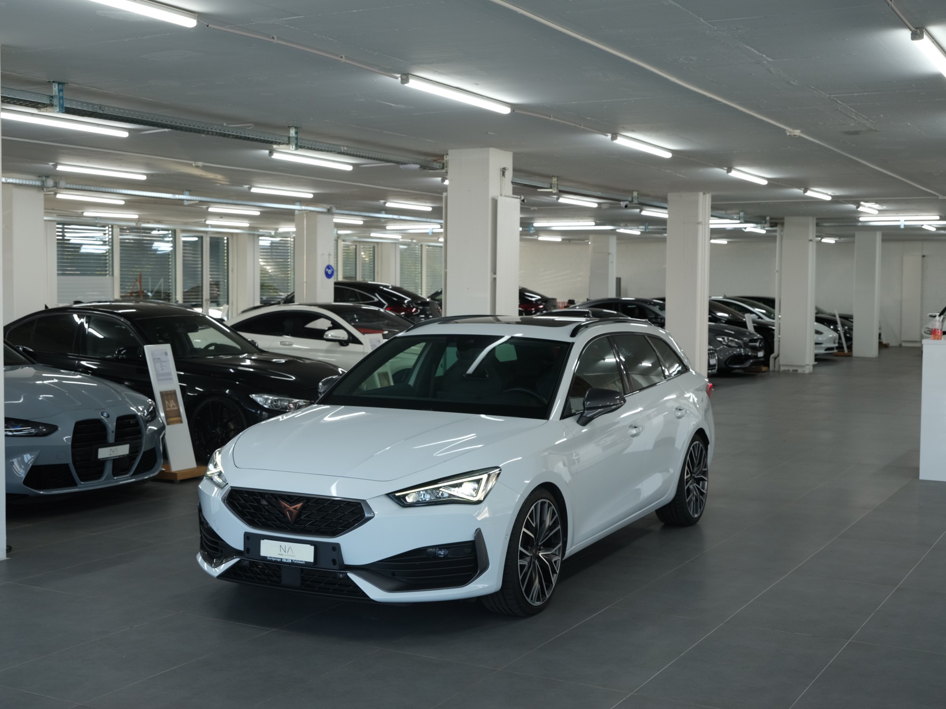 CUPRA LEON ST 2.0 TSI VZ DSG 4Drive *Panorama* *CarPlay* *Rückfahrkamera*-image-9