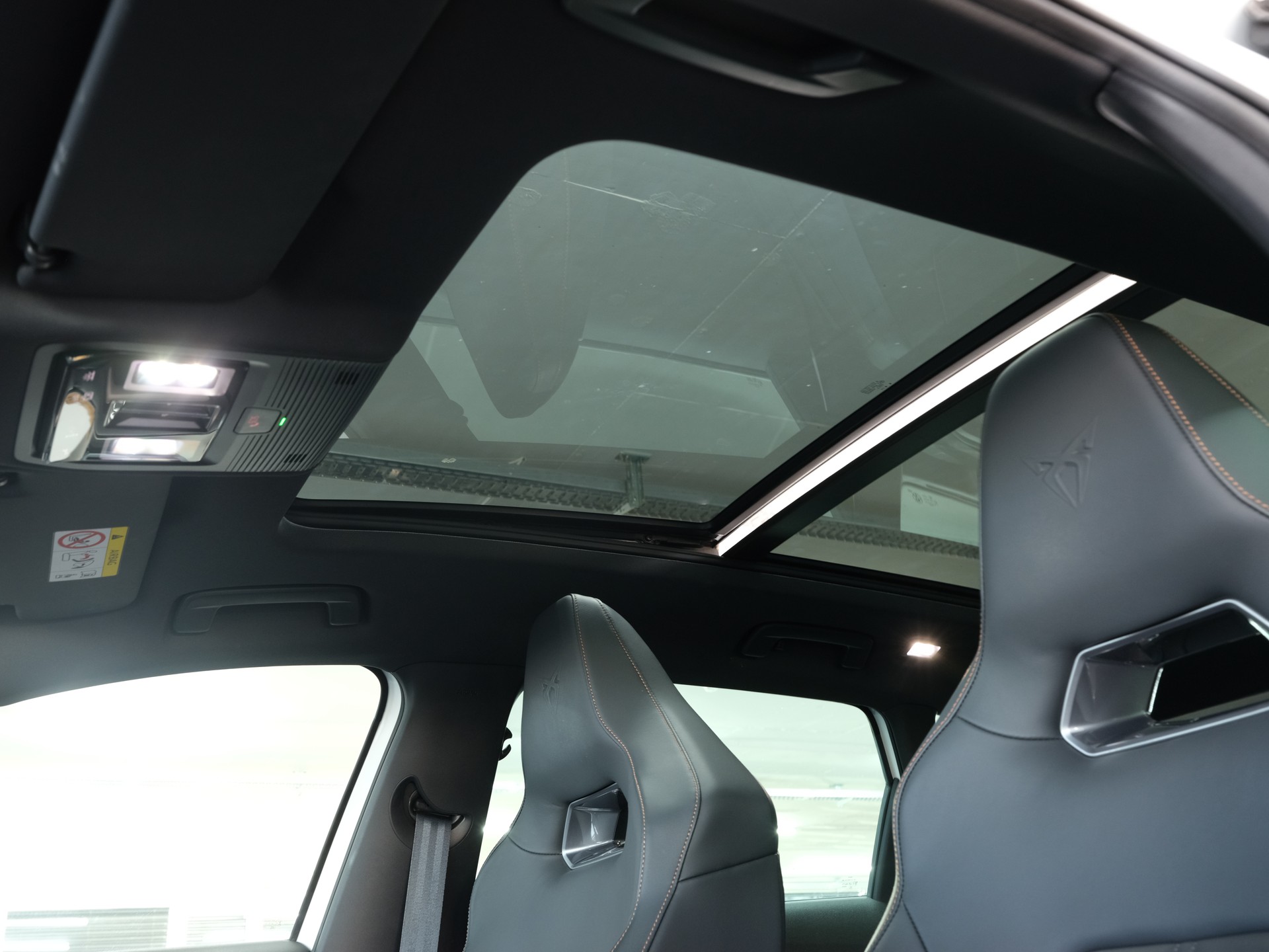 CUPRA LEON ST 2.0 TSI VZ DSG 4Drive *Panorama* *CarPlay* *Rückfahrkamera*-image-14