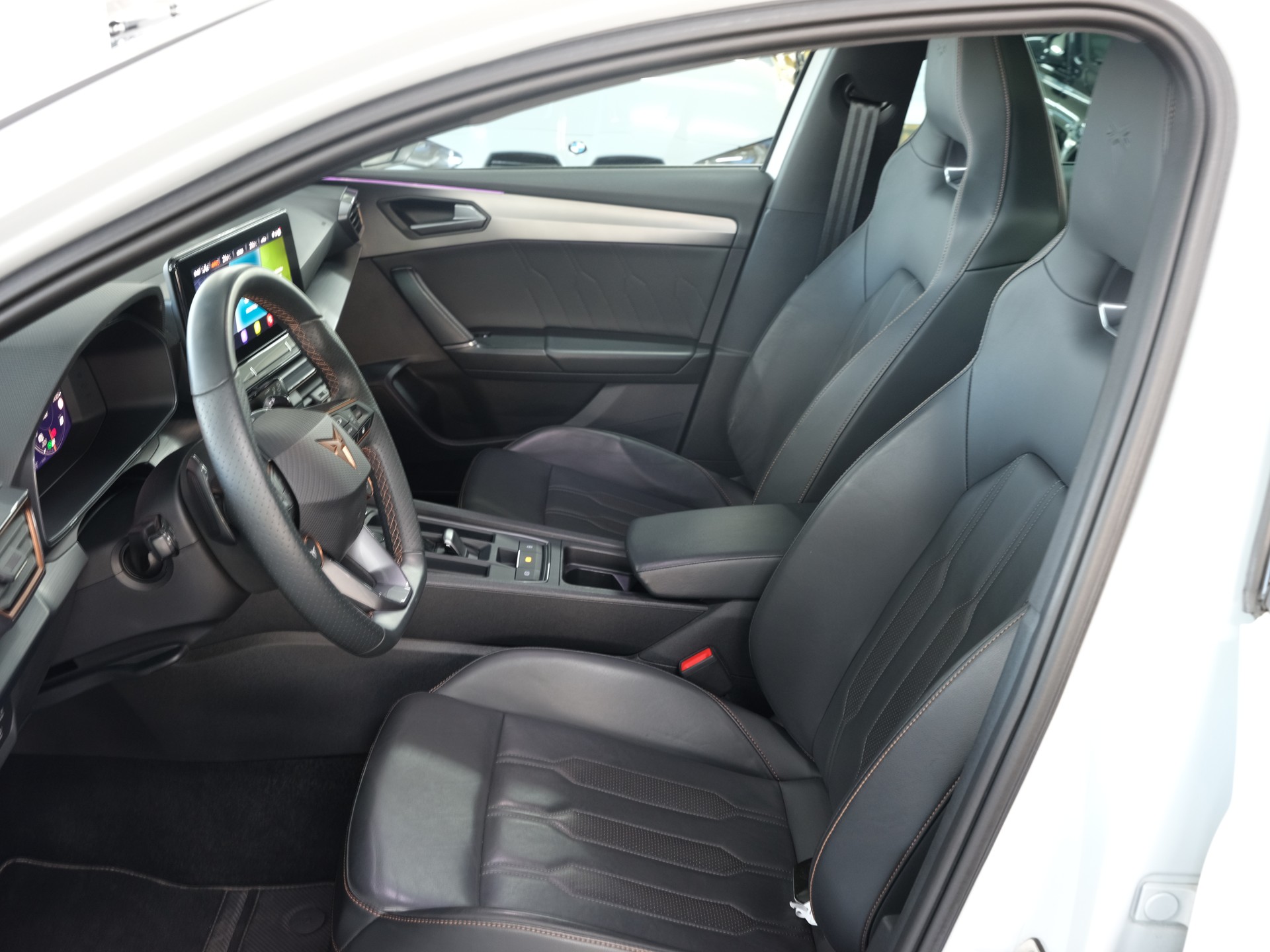 CUPRA LEON ST 2.0 TSI VZ DSG 4Drive *Panorama* *CarPlay* *Rückfahrkamera*-image-11