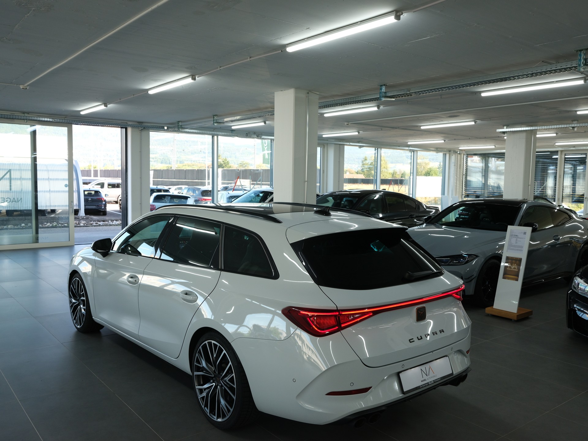 CUPRA LEON ST 2.0 TSI VZ DSG 4Drive *Panorama* *CarPlay* *Rückfahrkamera*-image-8