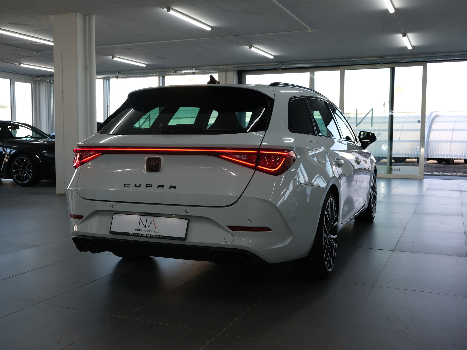 CUPRA LEON ST 2.0 TSI VZ DSG 4Drive *Panorama* *CarPlay* *Rückfahrkamera*-showroom-element-2