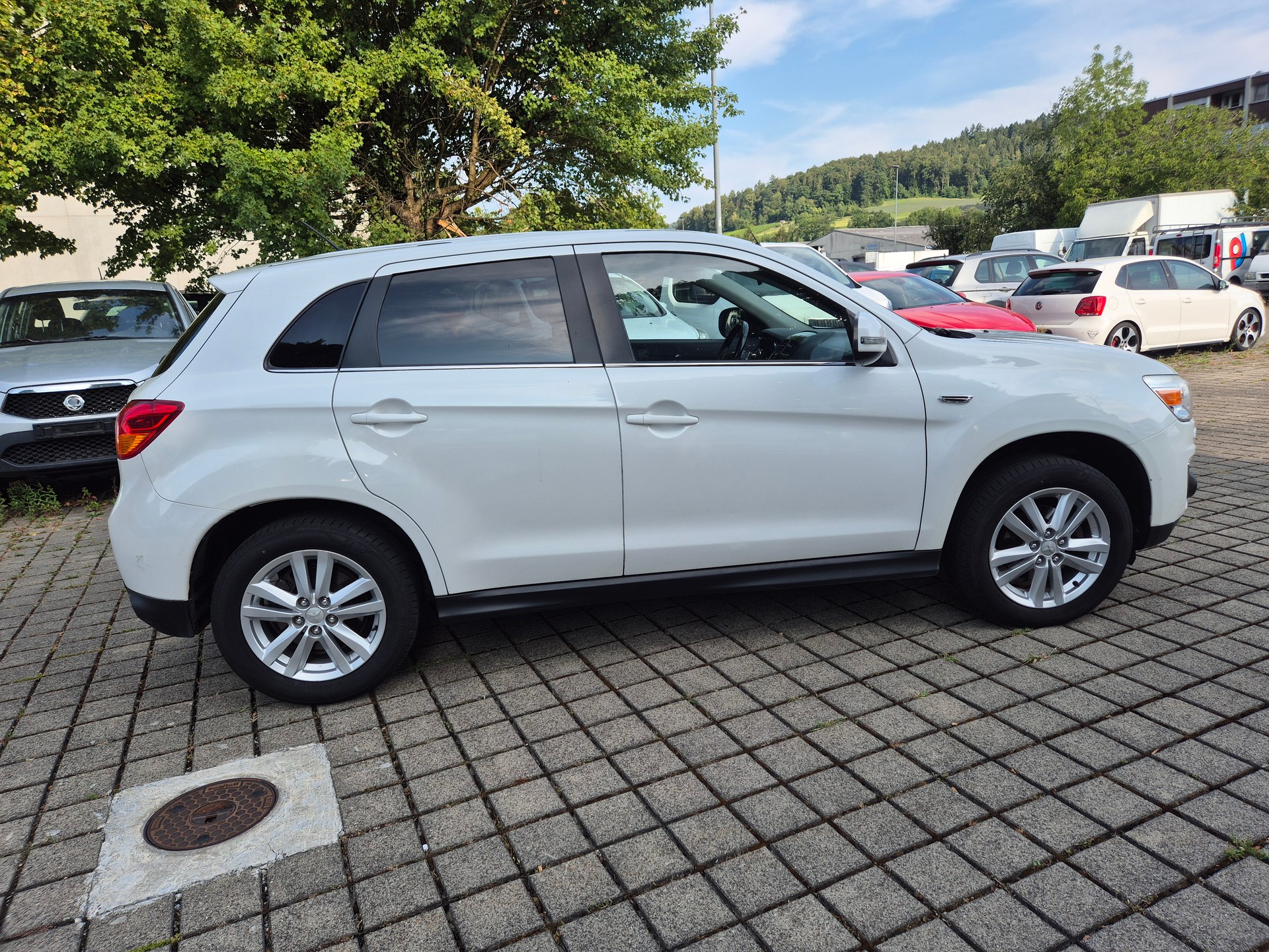 MITSUBISHI ASX 2.2 DID Navigator 4WD Automatic-image-3