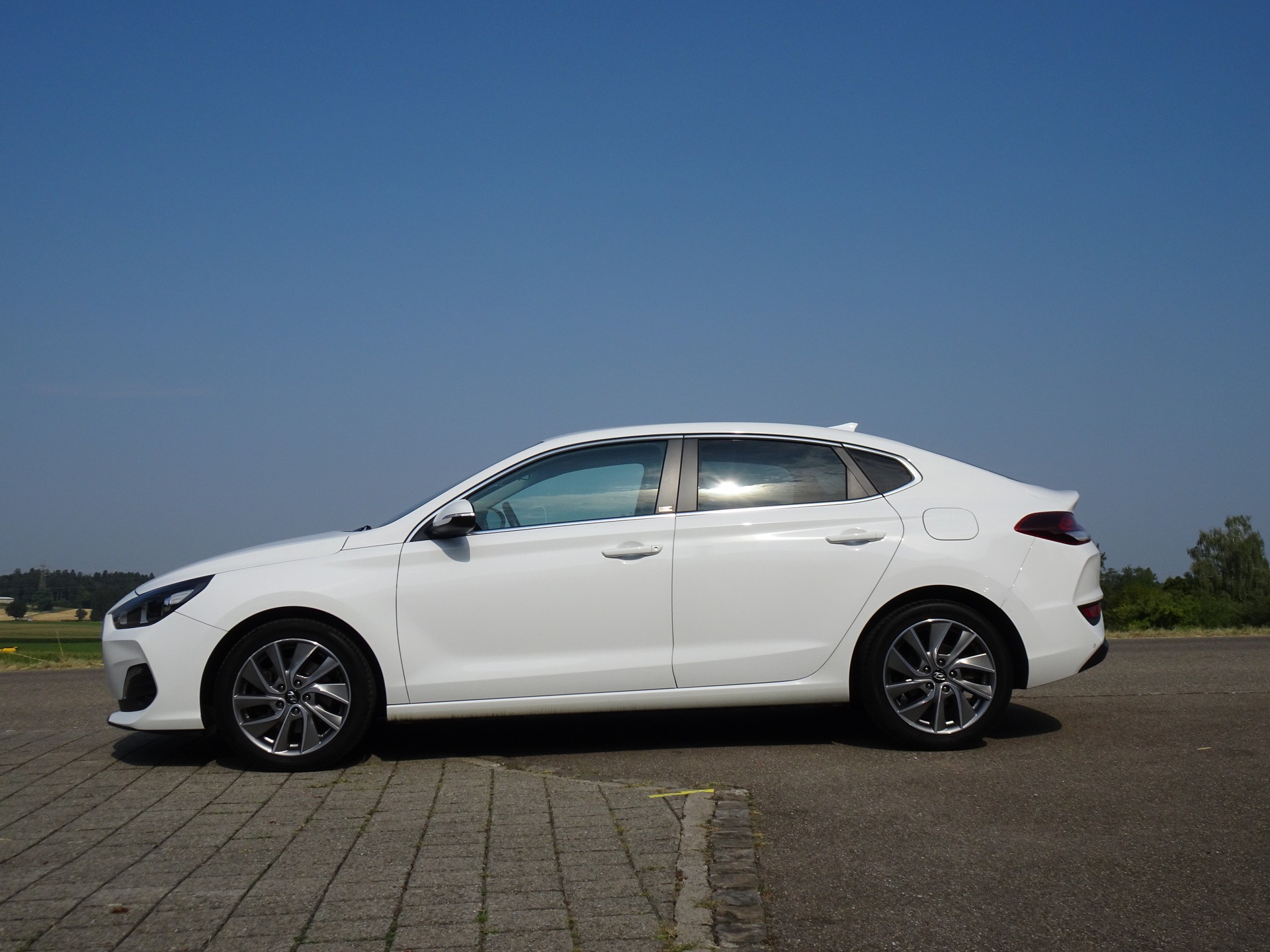 HYUNDAI i30 1.4 T-GDi Vertex-image-1