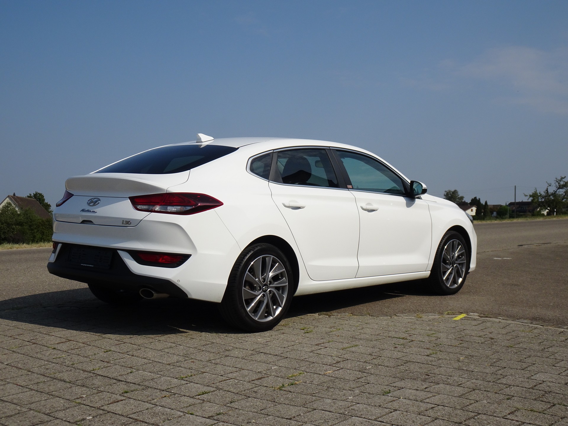 HYUNDAI i30 1.4 T-GDi Vertex-image-3