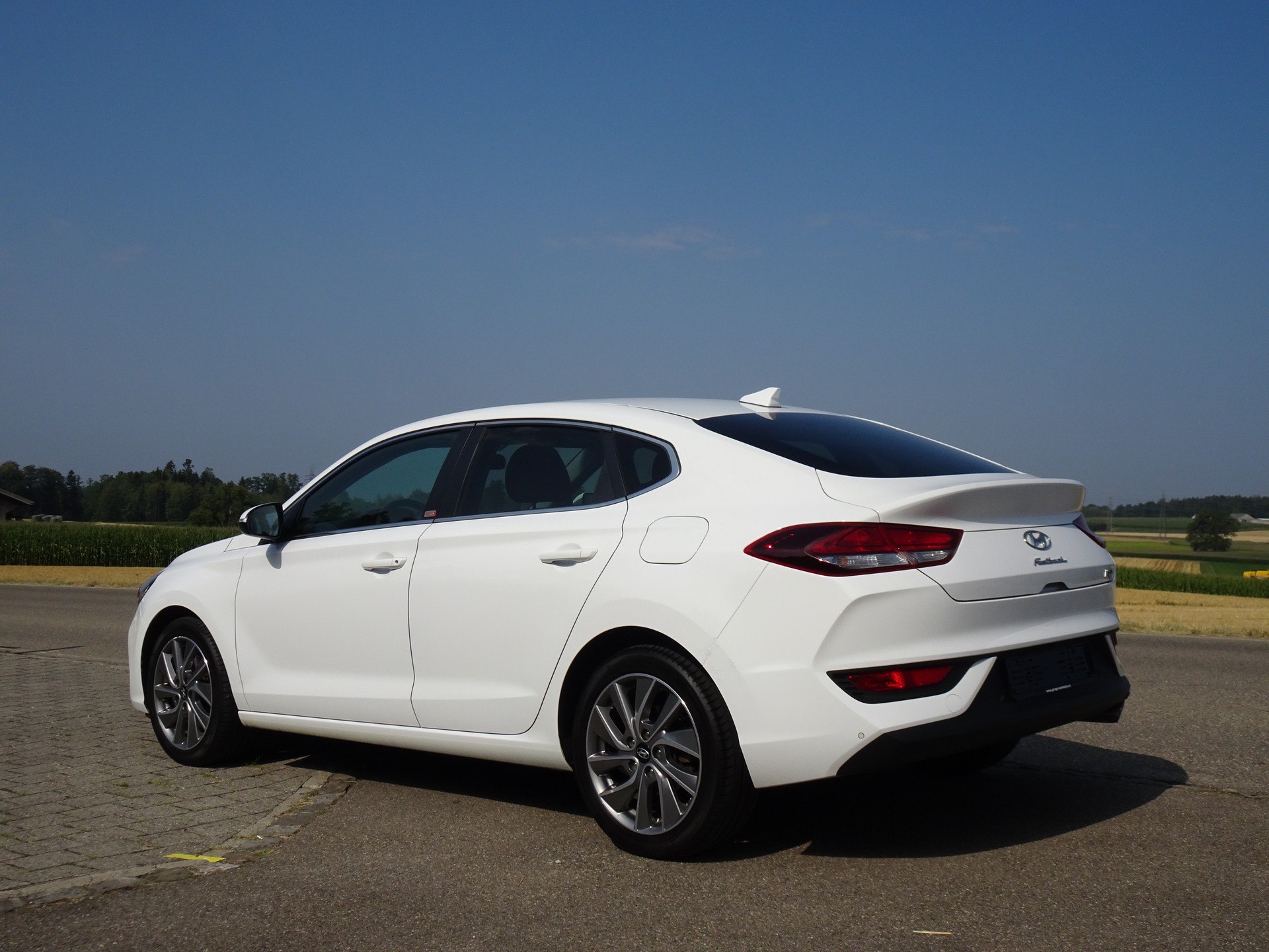 HYUNDAI i30 1.4 T-GDi Vertex-image-2