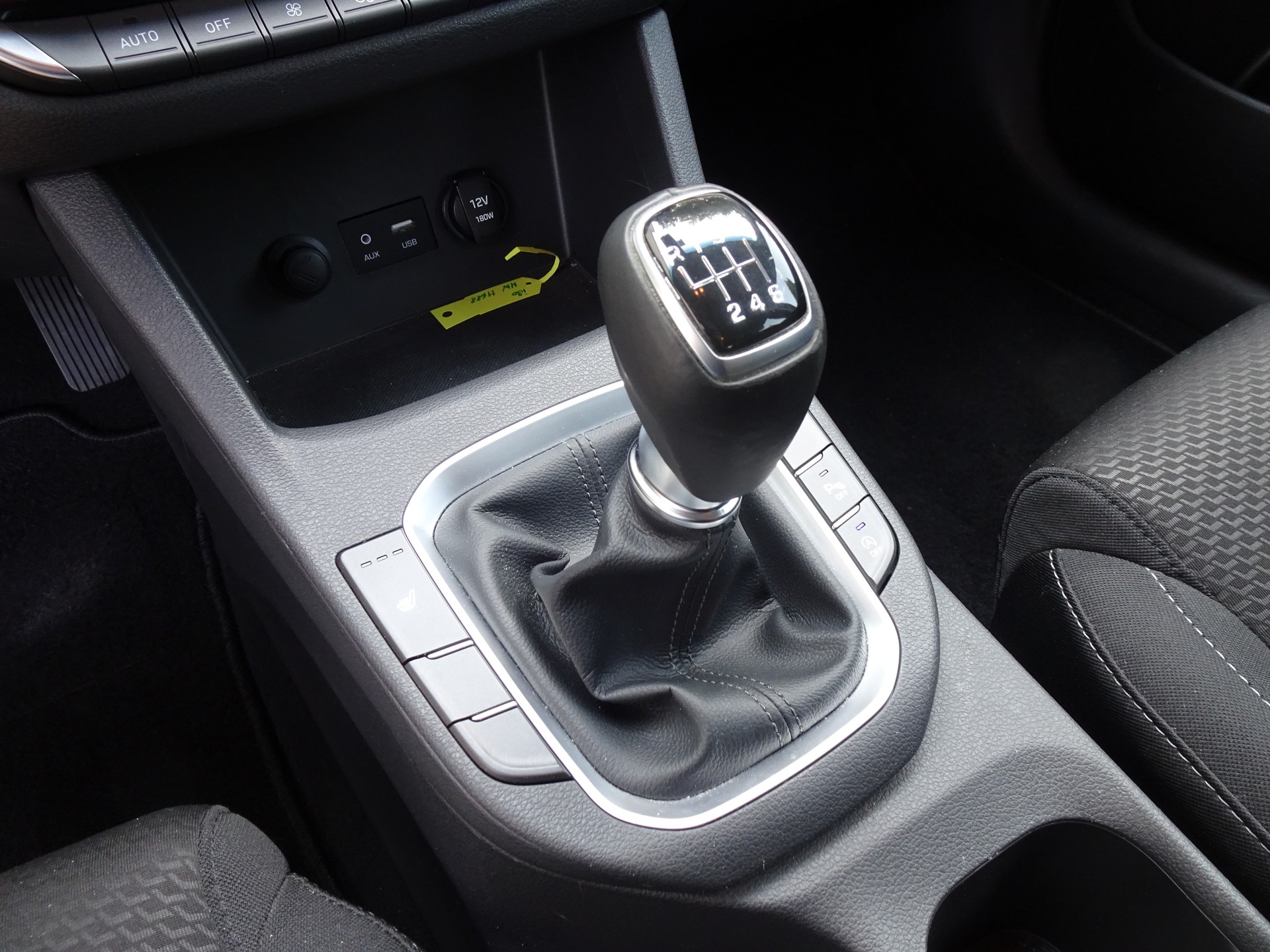 HYUNDAI i30 1.4 T-GDi Vertex-image-9