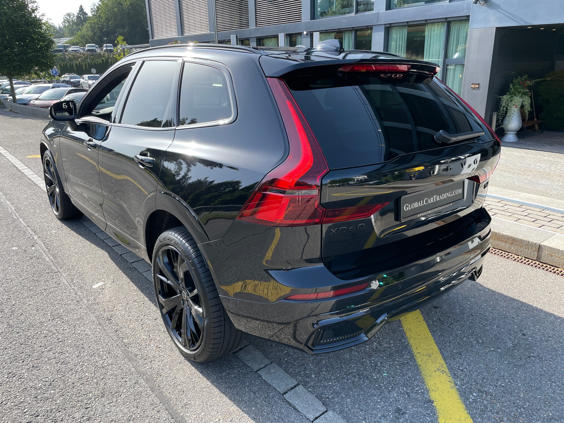 VOLVO XC60 T6 eAWD PluginHybrid Ultra Dark Geartronic-image-7