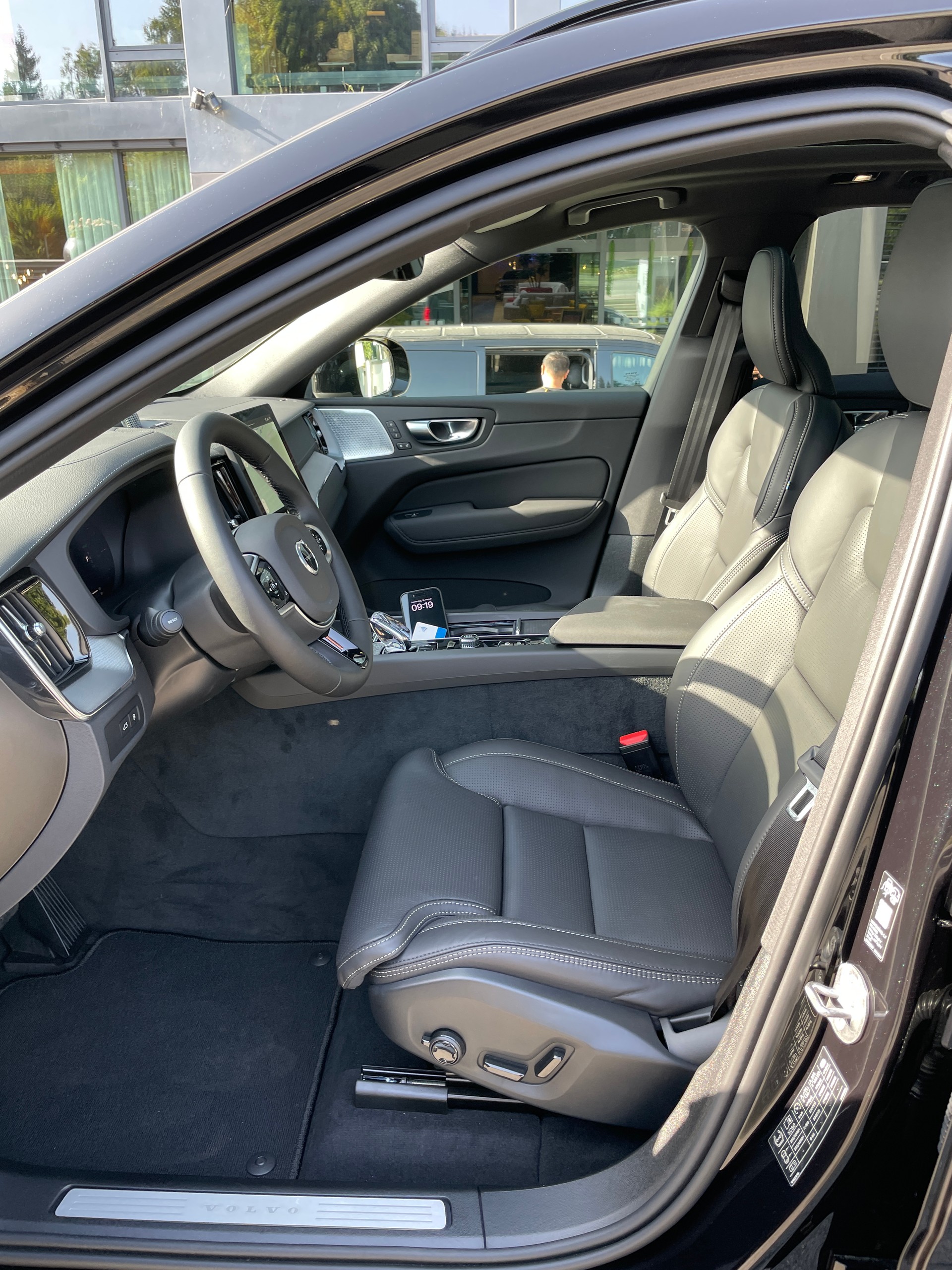 VOLVO XC60 T6 eAWD PluginHybrid Ultra Dark Geartronic-image-11