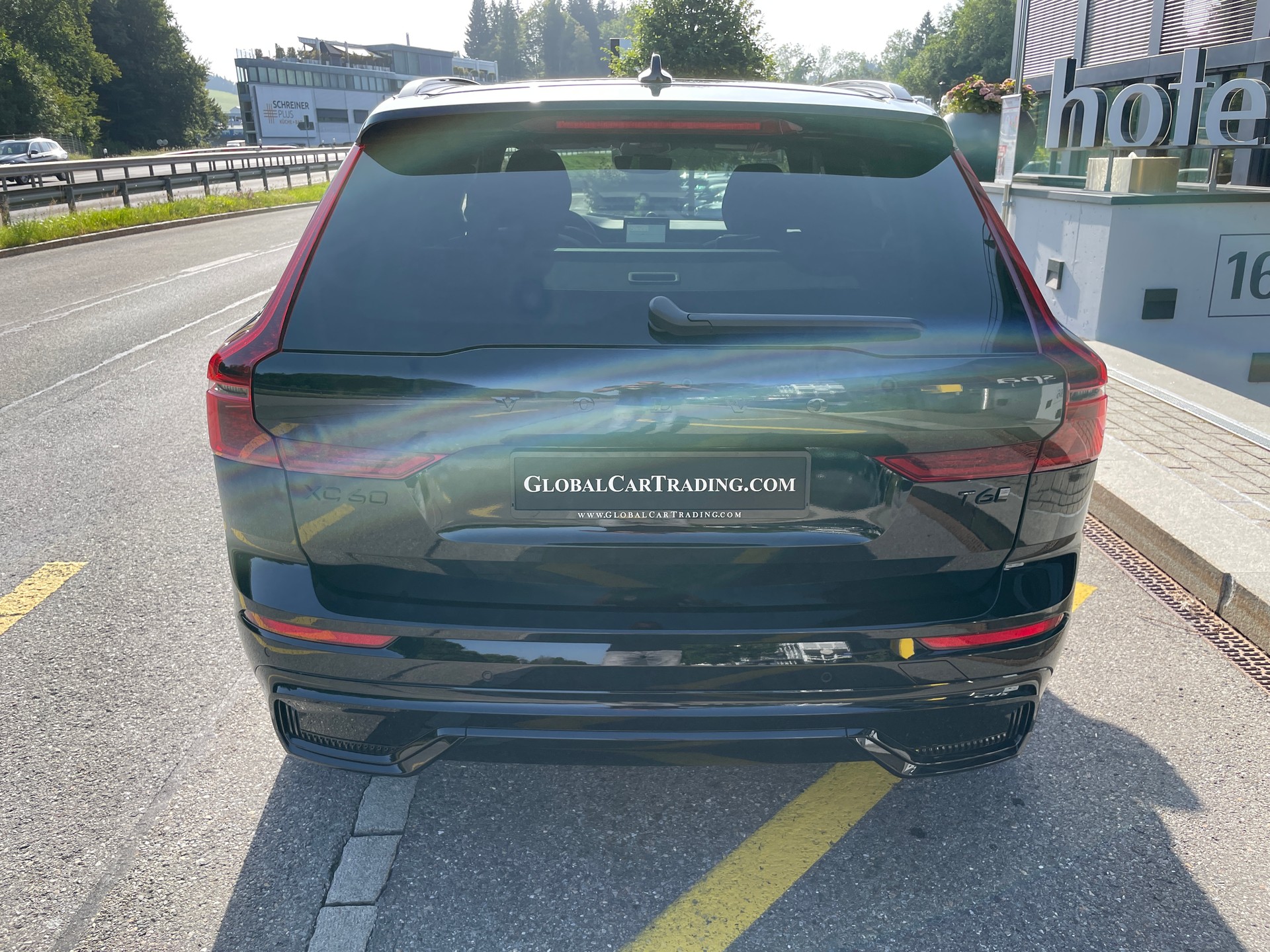VOLVO XC60 T6 eAWD PluginHybrid Ultra Dark Geartronic-image-5