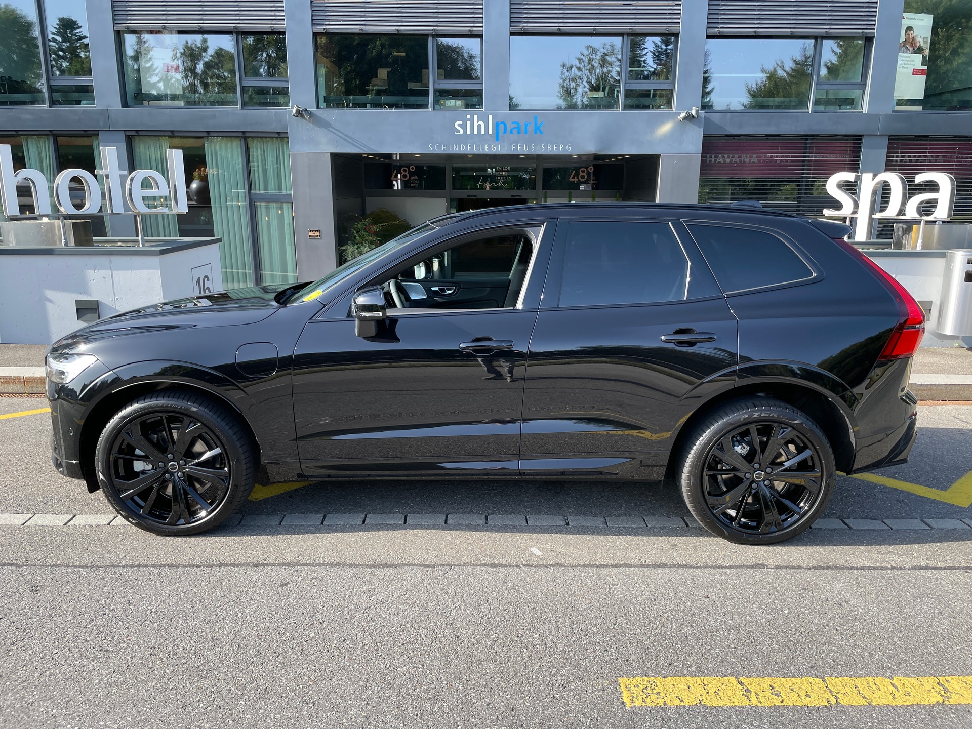 VOLVO XC60 T6 eAWD PluginHybrid Ultra Dark Geartronic-image-8