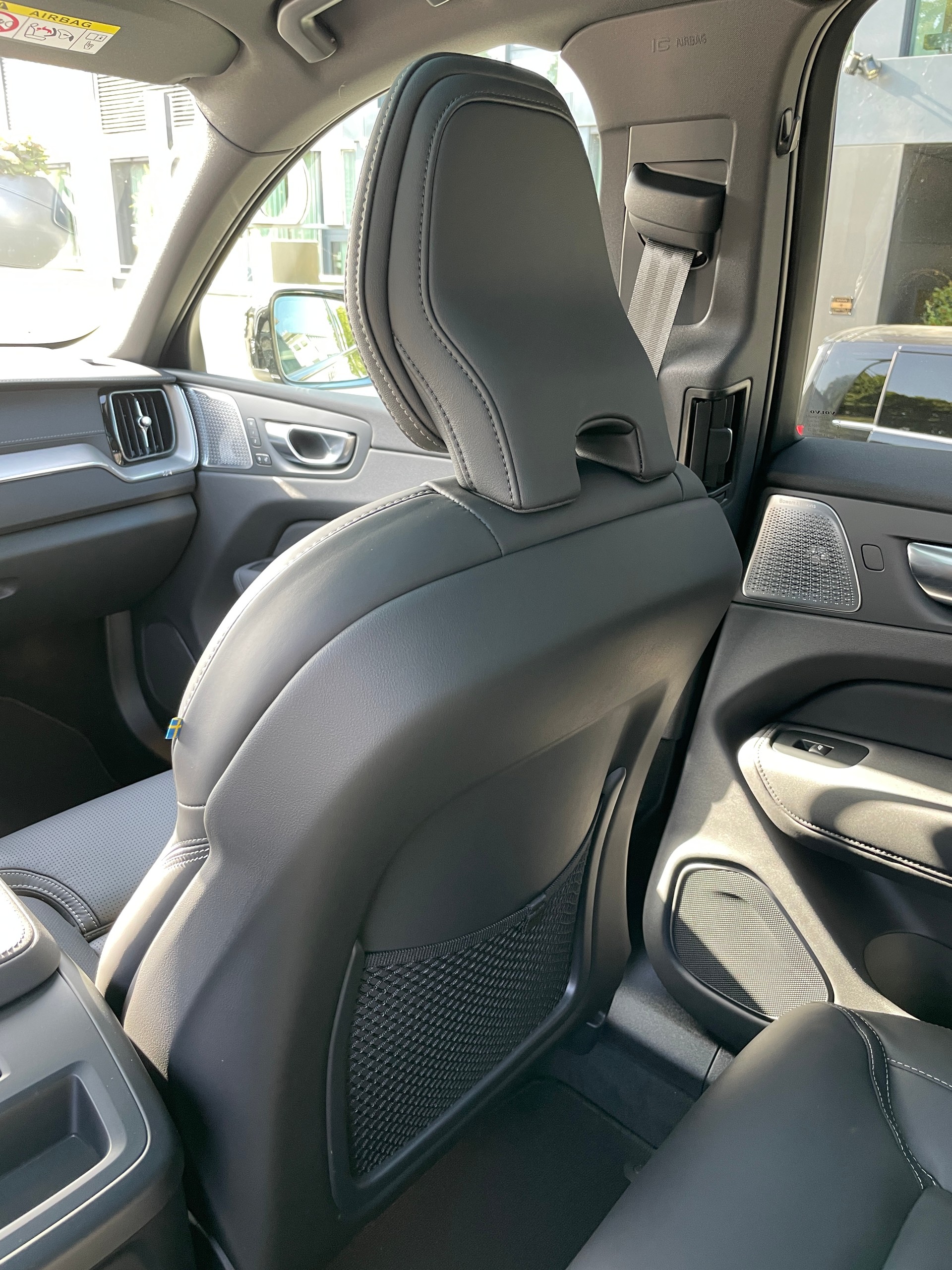 VOLVO XC60 T6 eAWD PluginHybrid Ultra Dark Geartronic-image-17