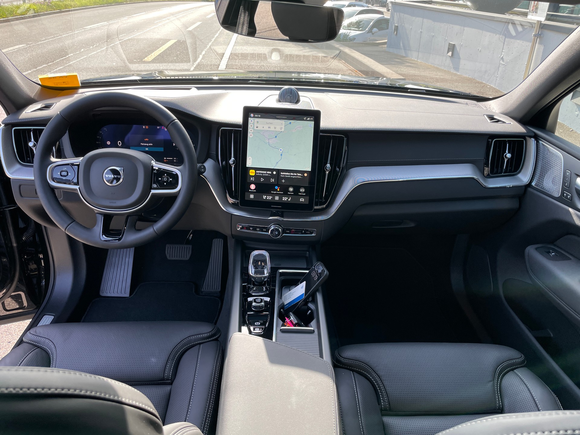 VOLVO XC60 T6 eAWD PluginHybrid Ultra Dark Geartronic-image-19