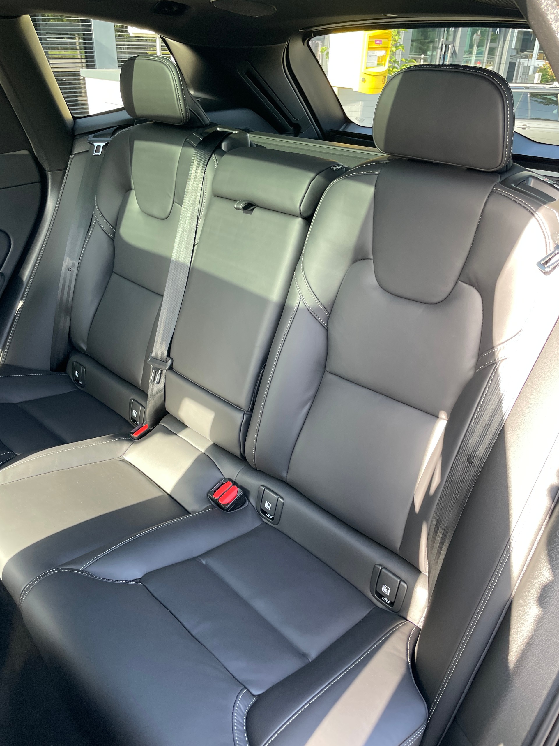 VOLVO XC60 T6 eAWD PluginHybrid Ultra Dark Geartronic-image-14