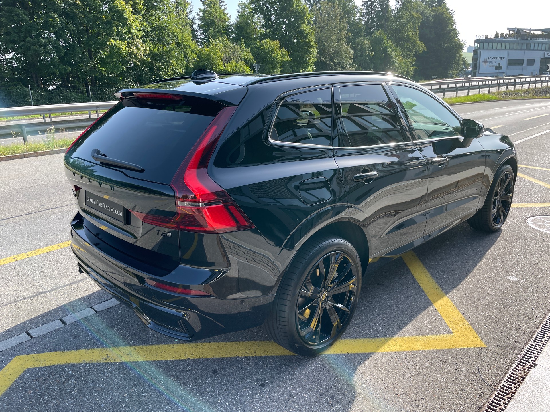 VOLVO XC60 T6 eAWD PluginHybrid Ultra Dark Geartronic-image-4