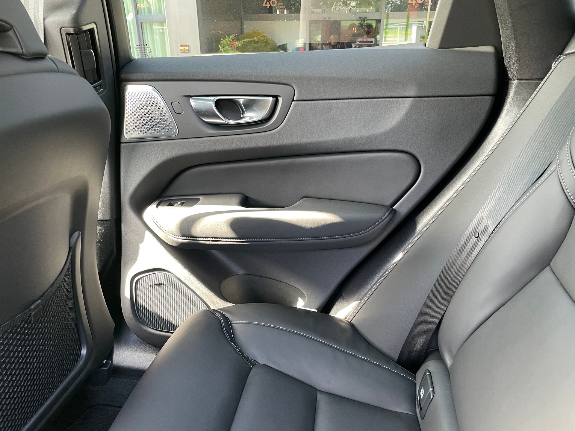 VOLVO XC60 T6 eAWD PluginHybrid Ultra Dark Geartronic-image-16