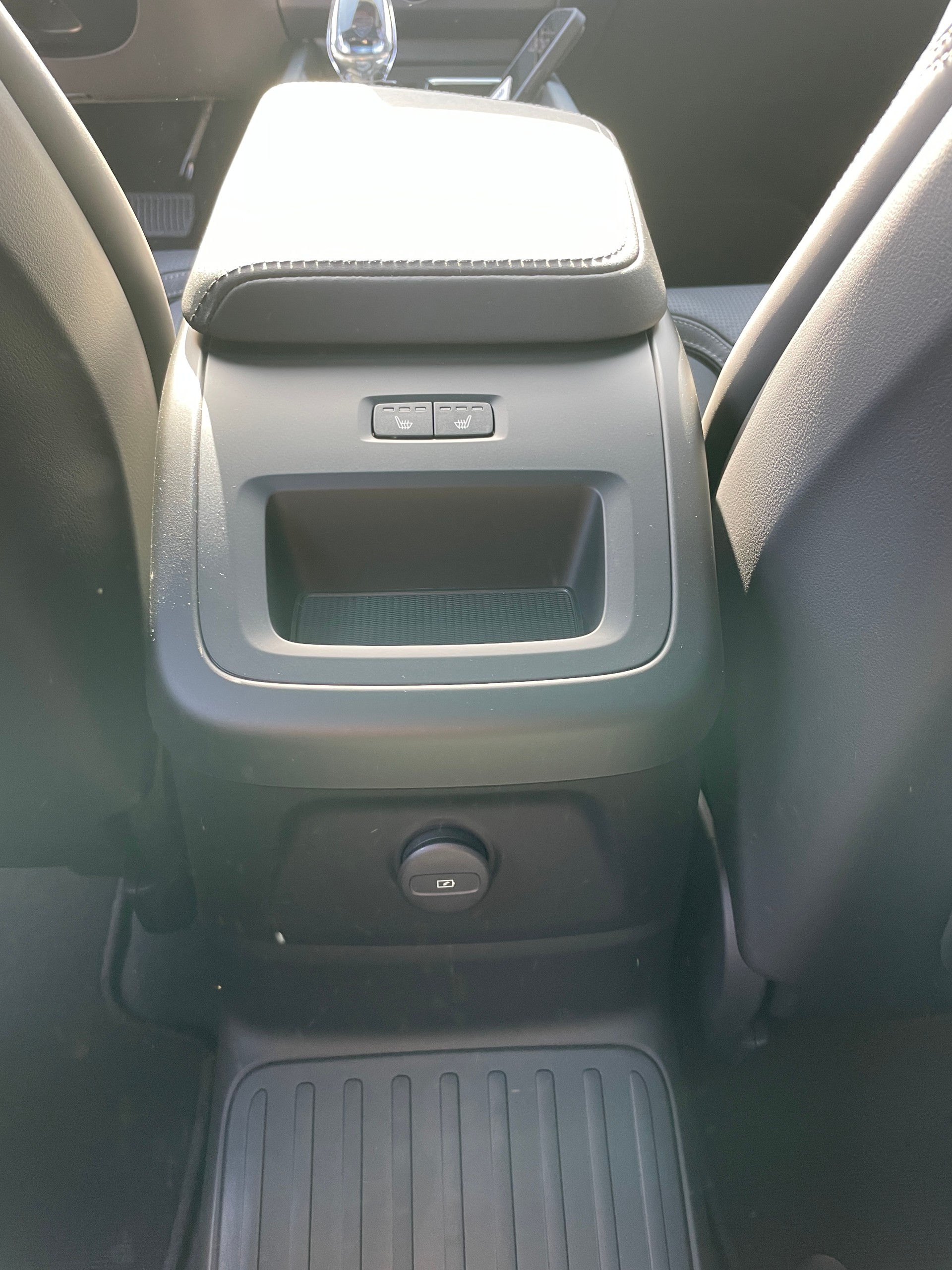 VOLVO XC60 T6 eAWD PluginHybrid Ultra Dark Geartronic-image-18