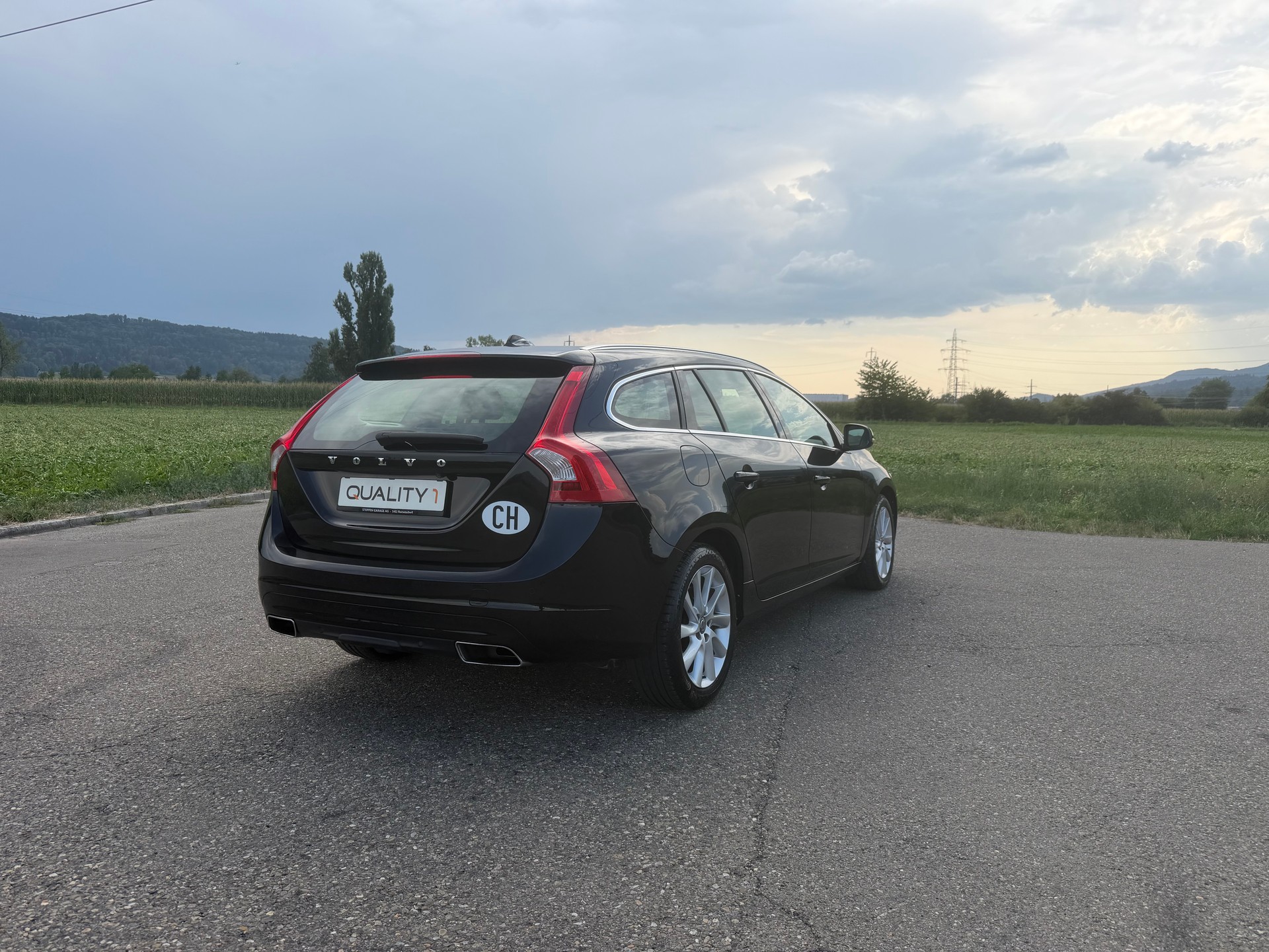 VOLVO V60 D4 Momentum Geartronic-image-4