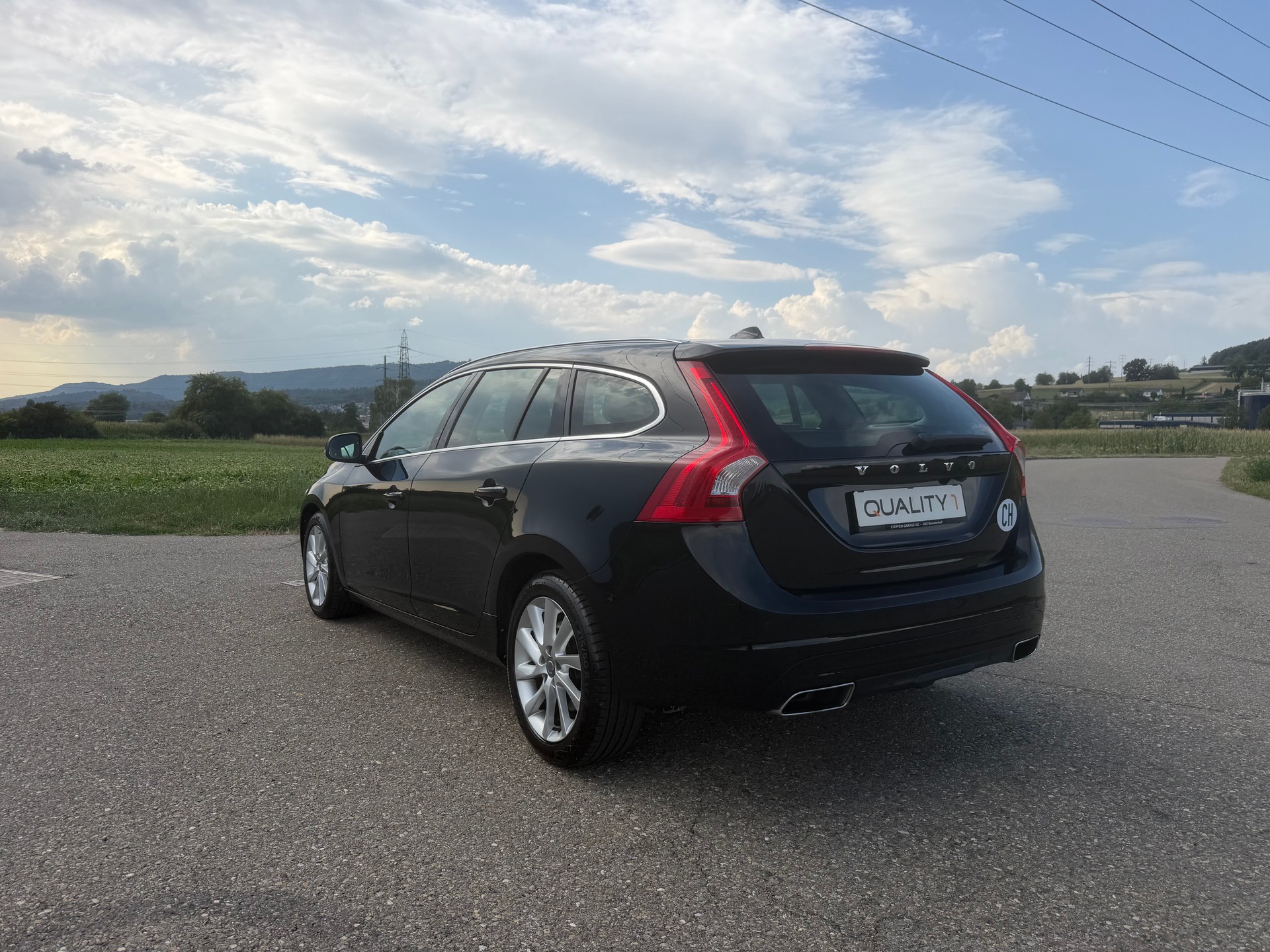 VOLVO V60 D4 Momentum Geartronic-image-6