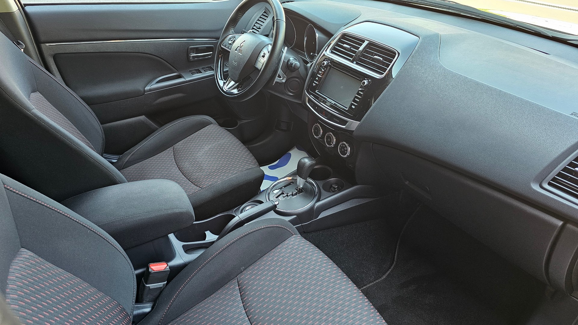 MITSUBISHI ASX 2.2 DID Diamond 4WD Automatic-image-12