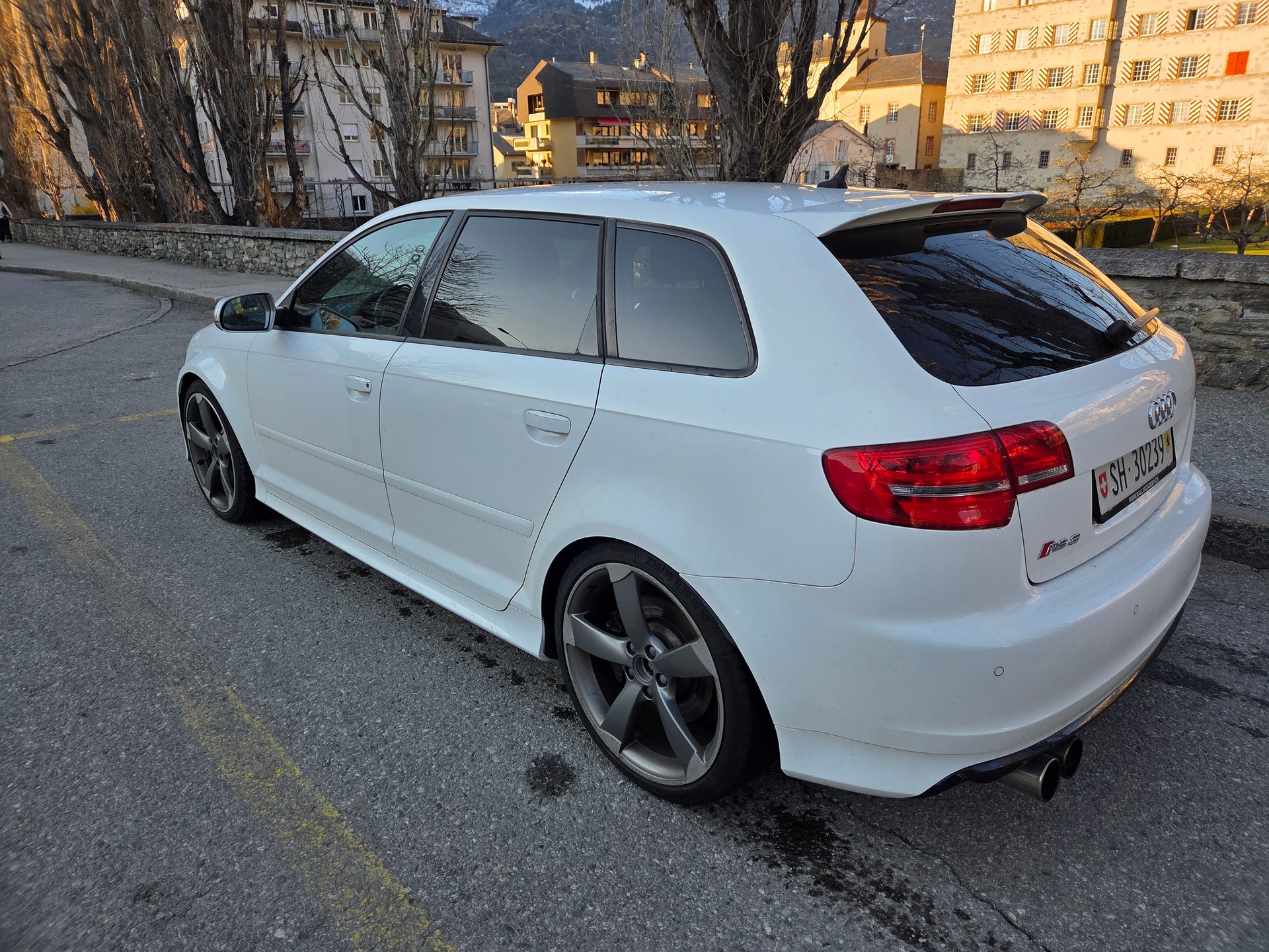 AUDI 2.5 T FSI quattro S-Tronic-image-1