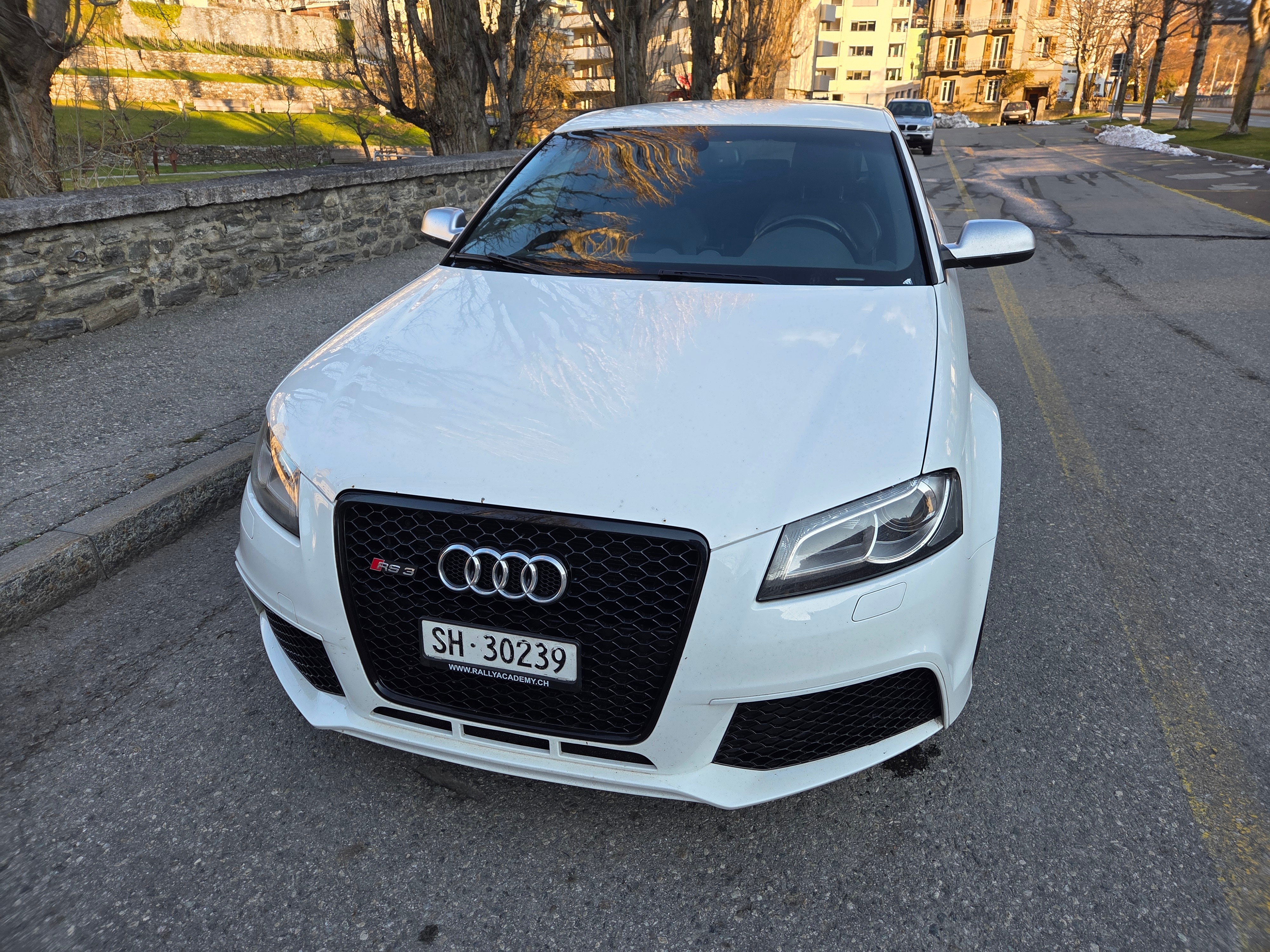 Car photo