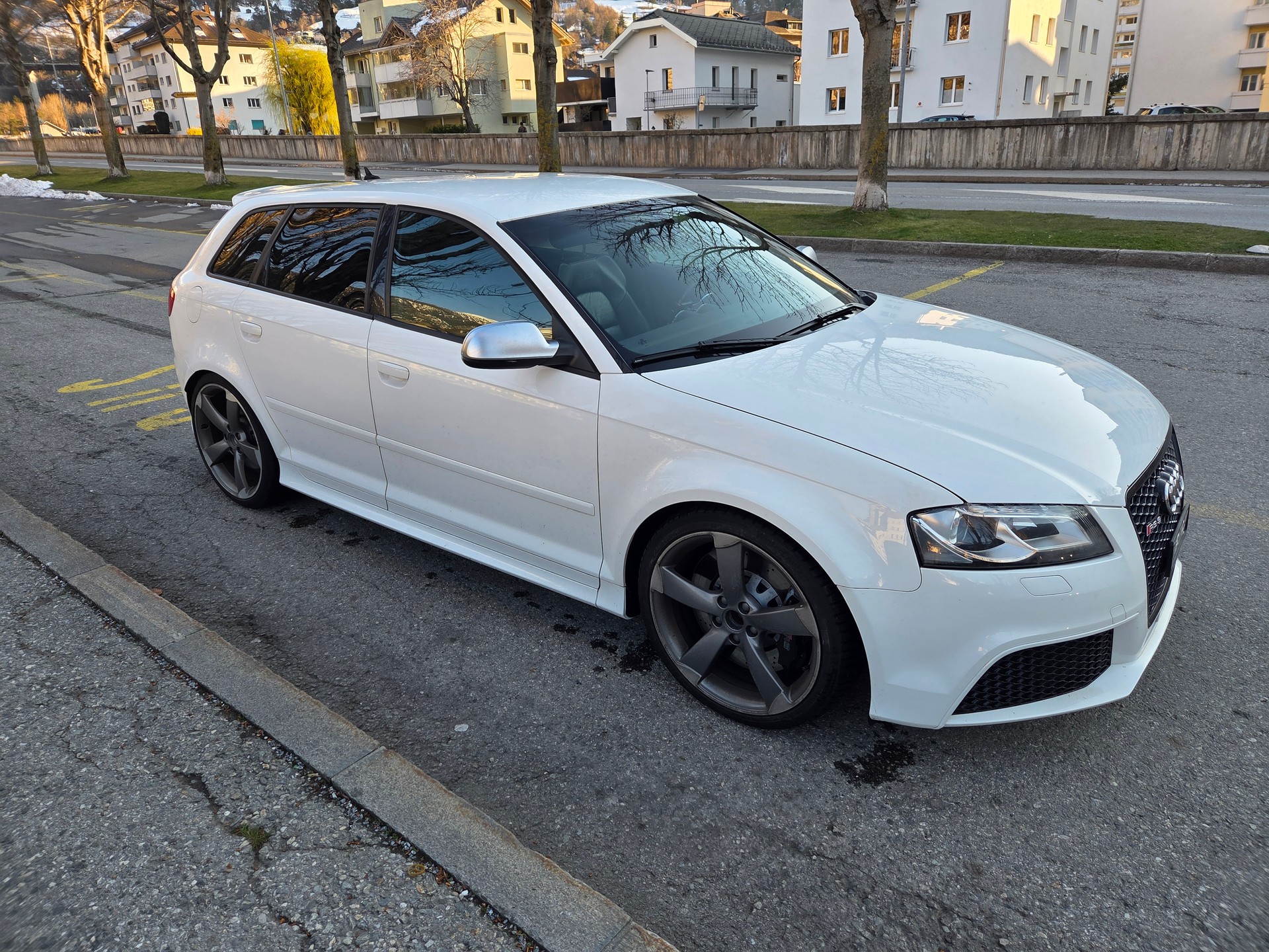 AUDI 2.5 T FSI quattro S-Tronic-image-2