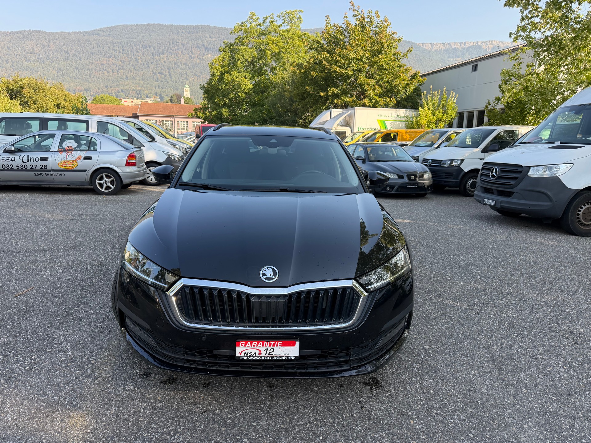 SKODA Octavia Combi 2.0 TDI DSG Ambition 4x4 * Gr. Navi * LED * PDC V&H ** Tempomat * Frisch Ab MFK-image-1
