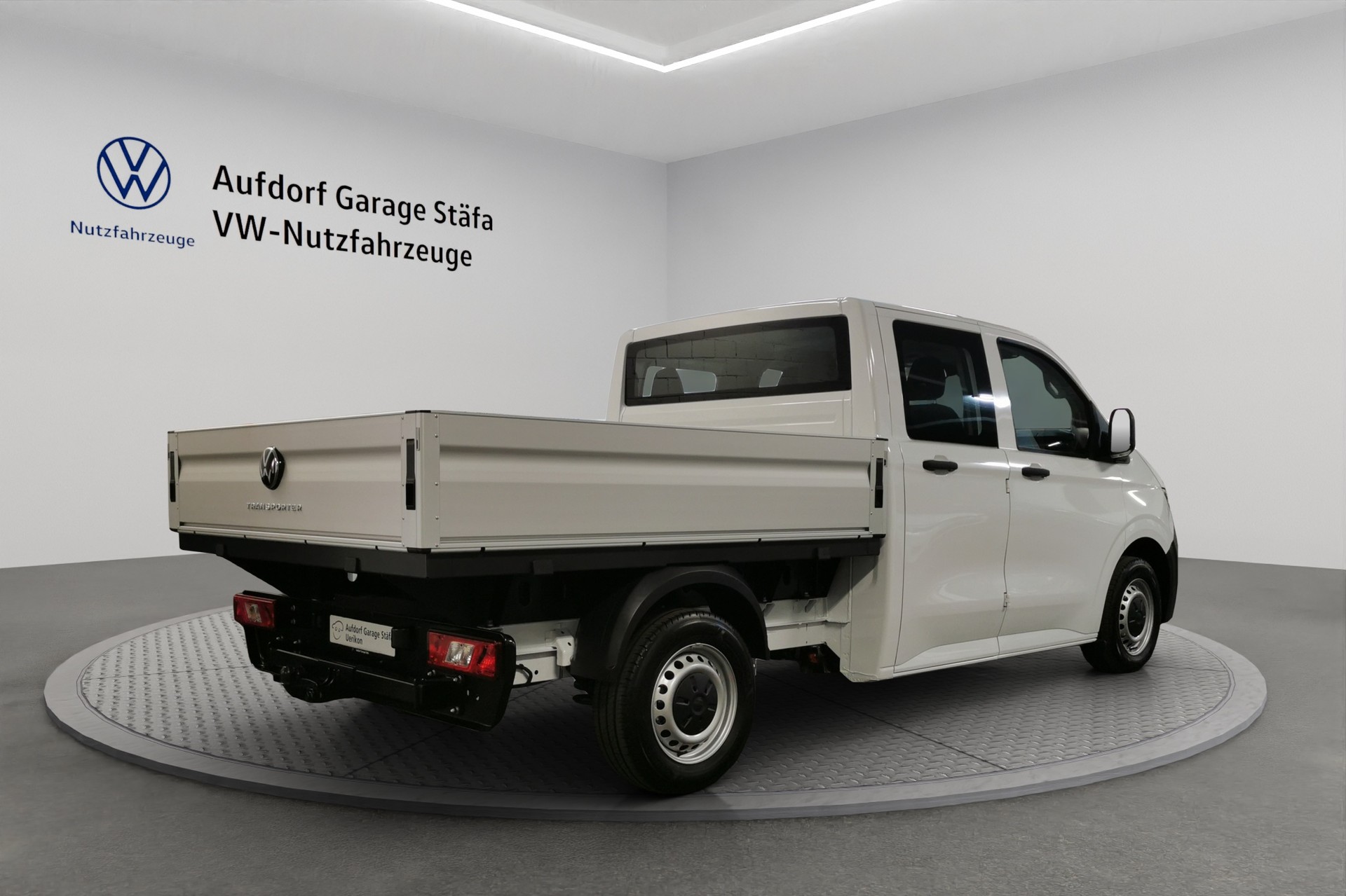 VW Transporter Doppelkabine mit Brücke-image-4