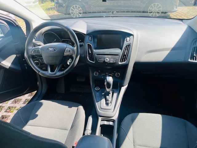 FORD Focus 1.0 SCTi Black Edition Automatic-image-4