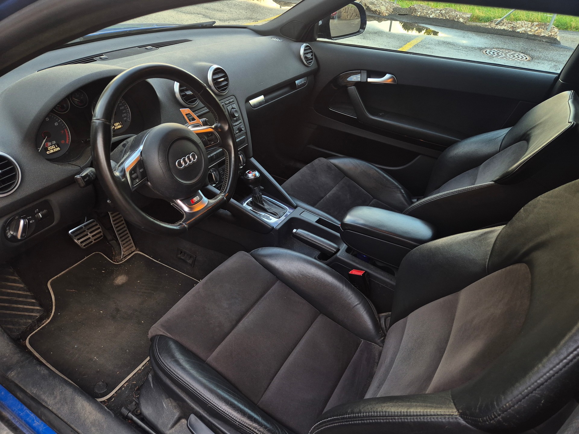 AUDI S3 2.0 TFSI quattro S-tronic-image-5