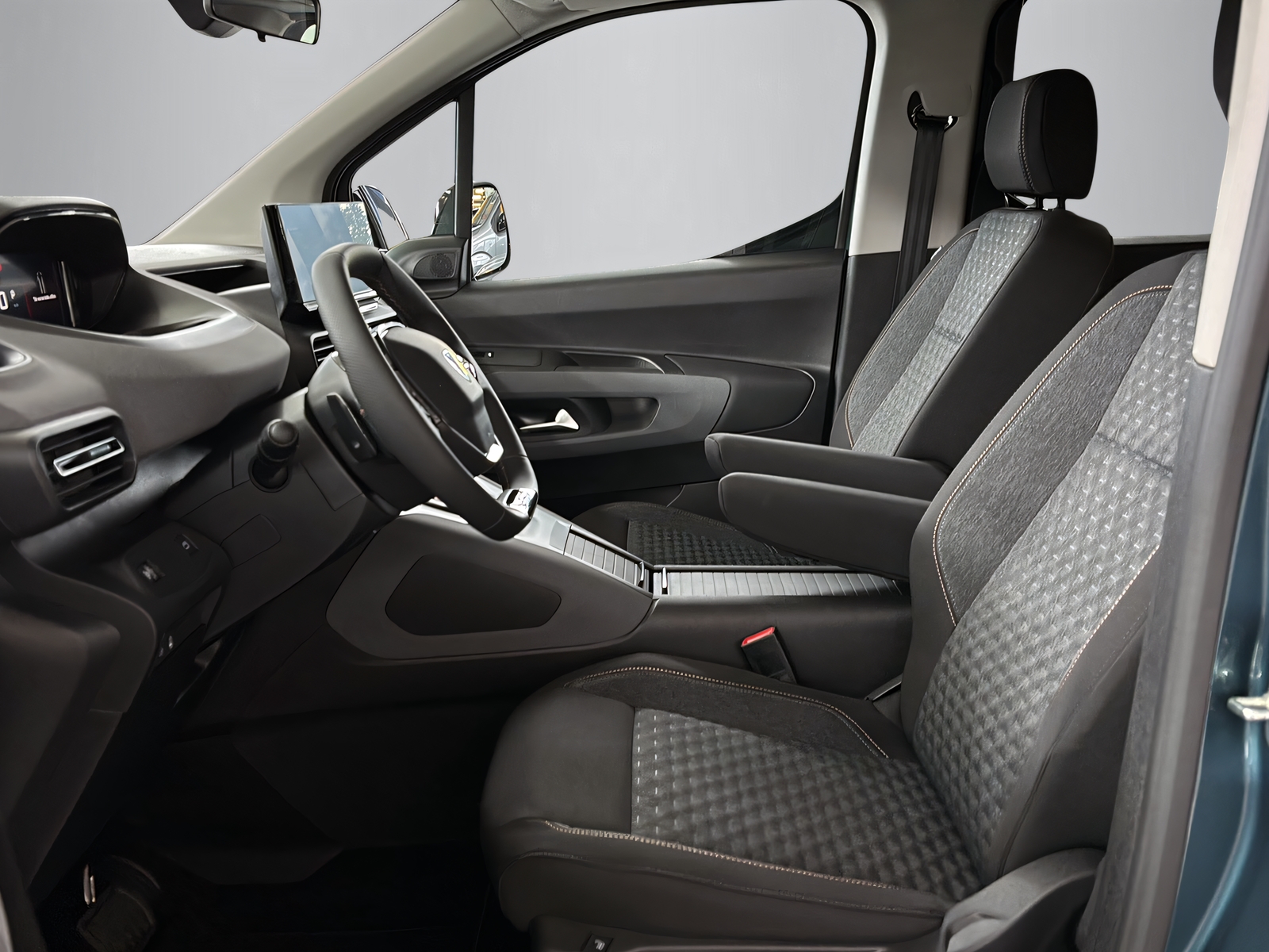 PEUGEOT Rifter Long 1.5 BlueHDi 130 GT-image-2