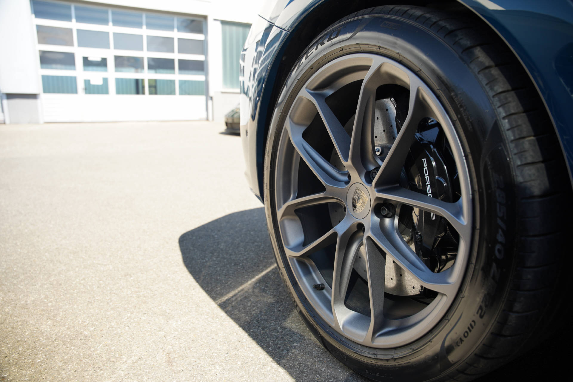 PORSCHE Cayenne Turbo E-Hybrid Coupé-image-5