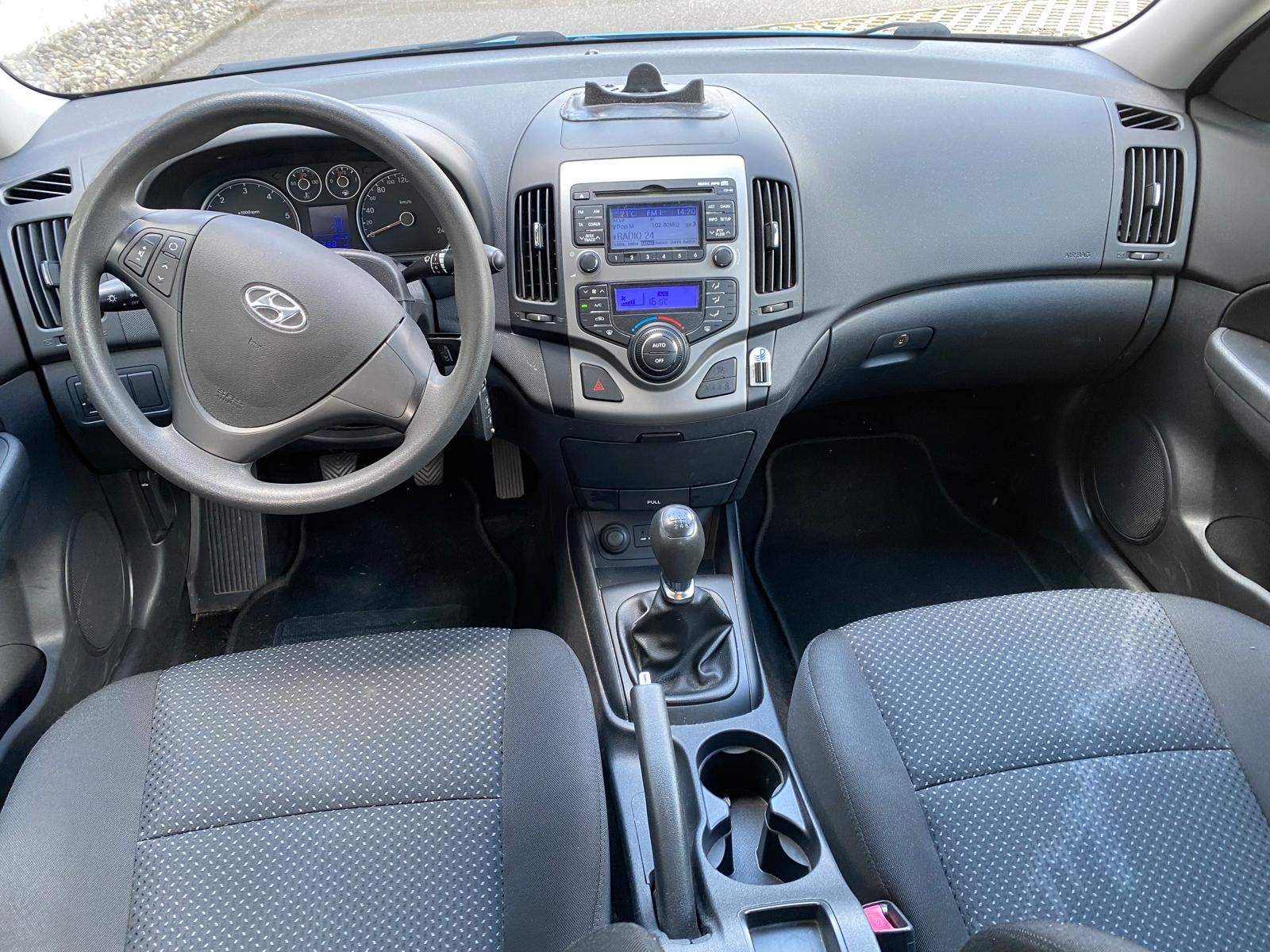 HYUNDAI i30 1.6 CRDi Style-image-7