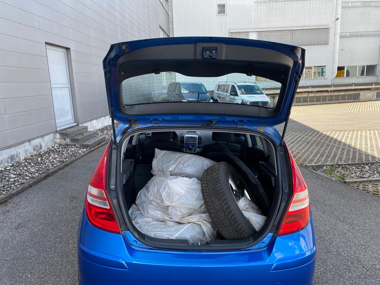 HYUNDAI i30 1.6 CRDi Style-image-5