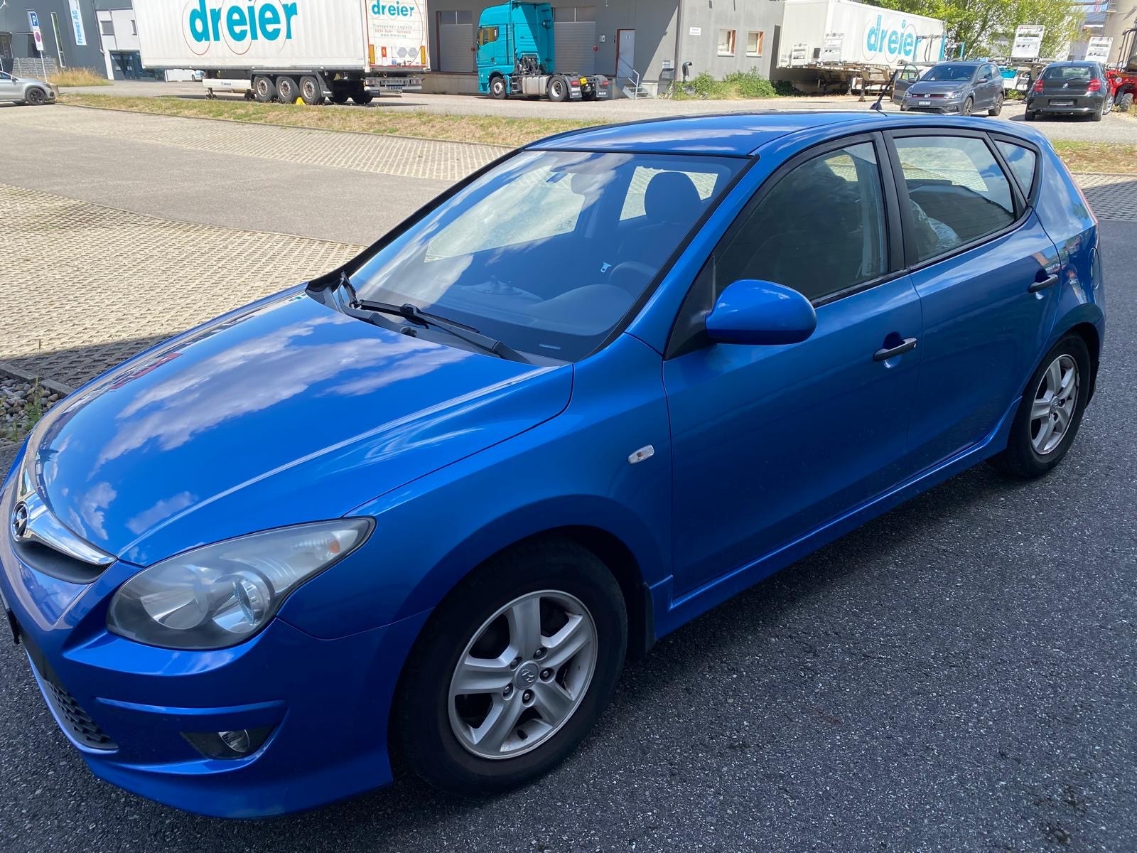 HYUNDAI i30 1.6 CRDi Style-image-9