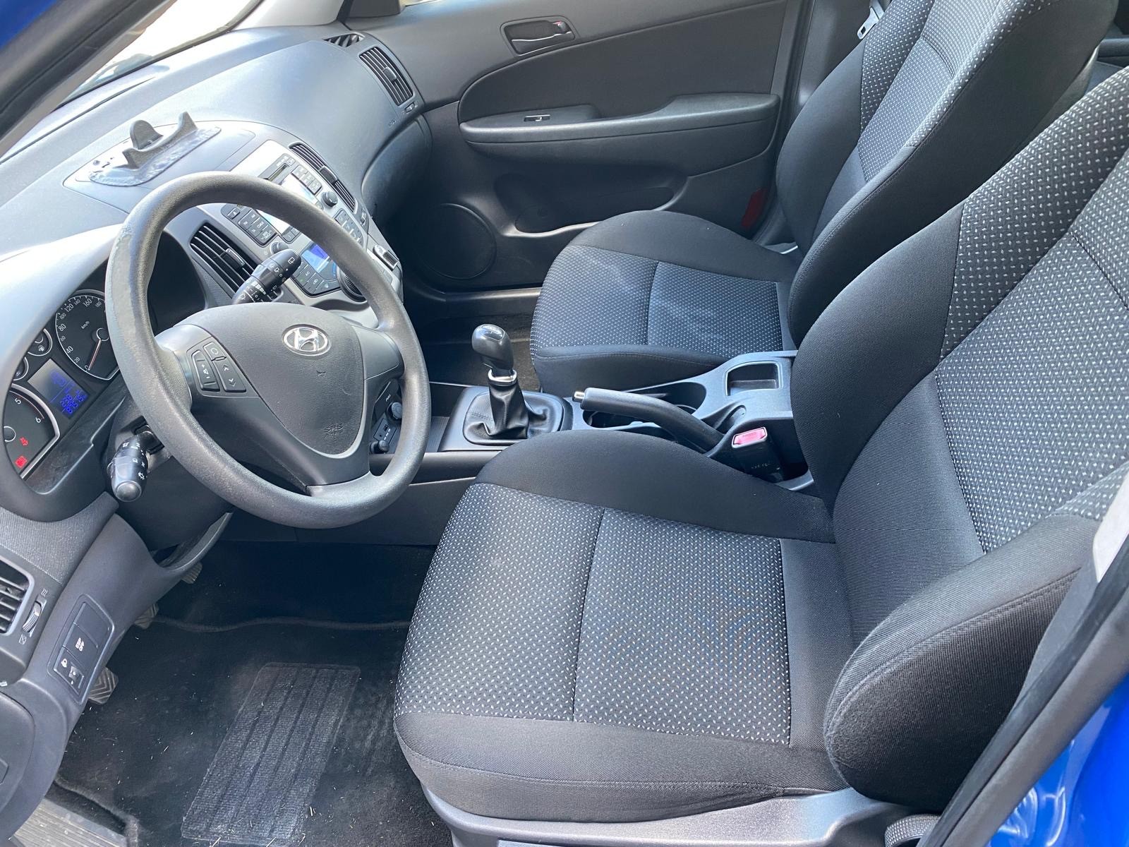 HYUNDAI i30 1.6 CRDi Style-image-6