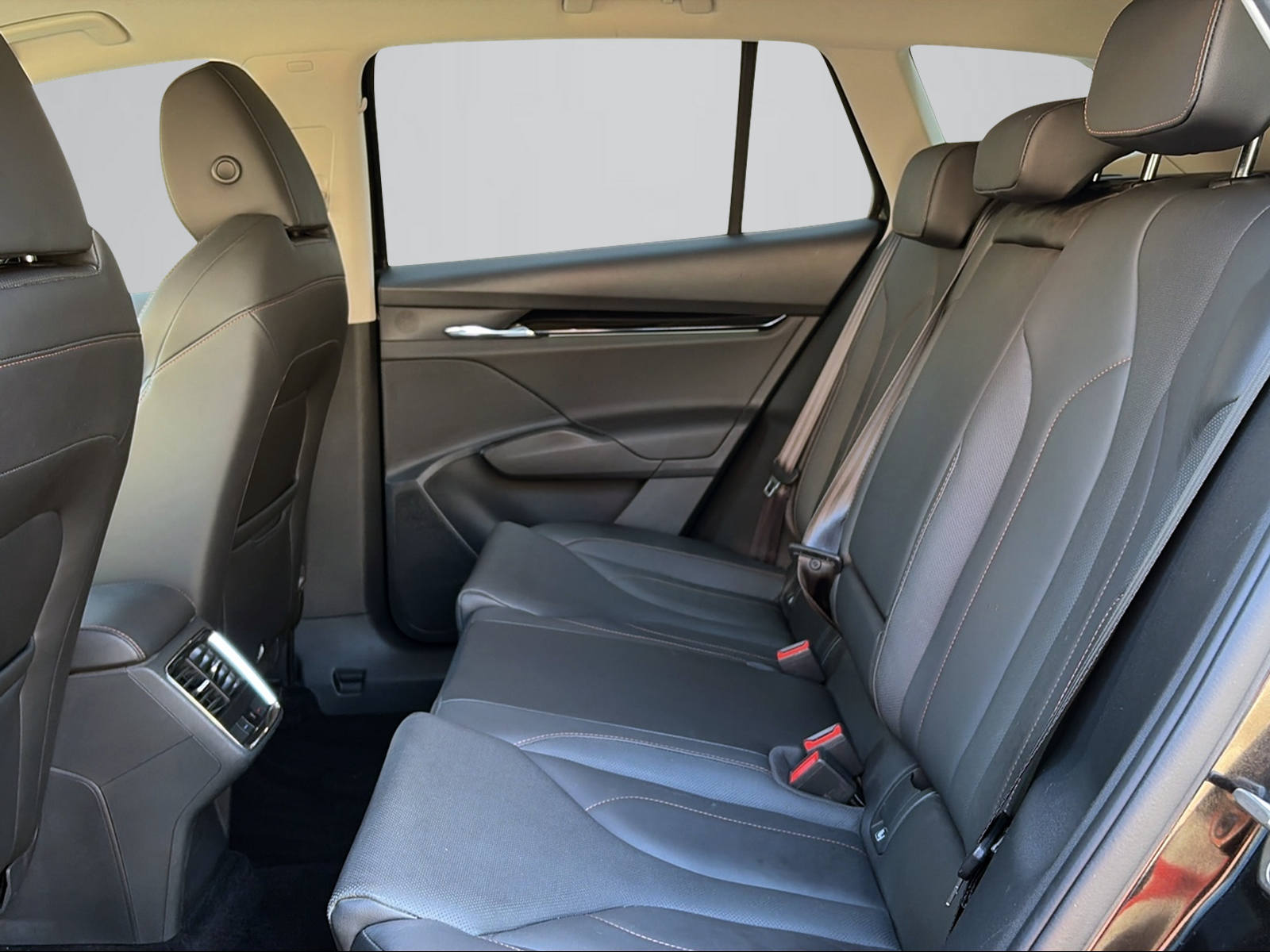 SKODA Enyaq iV 80x-image-10