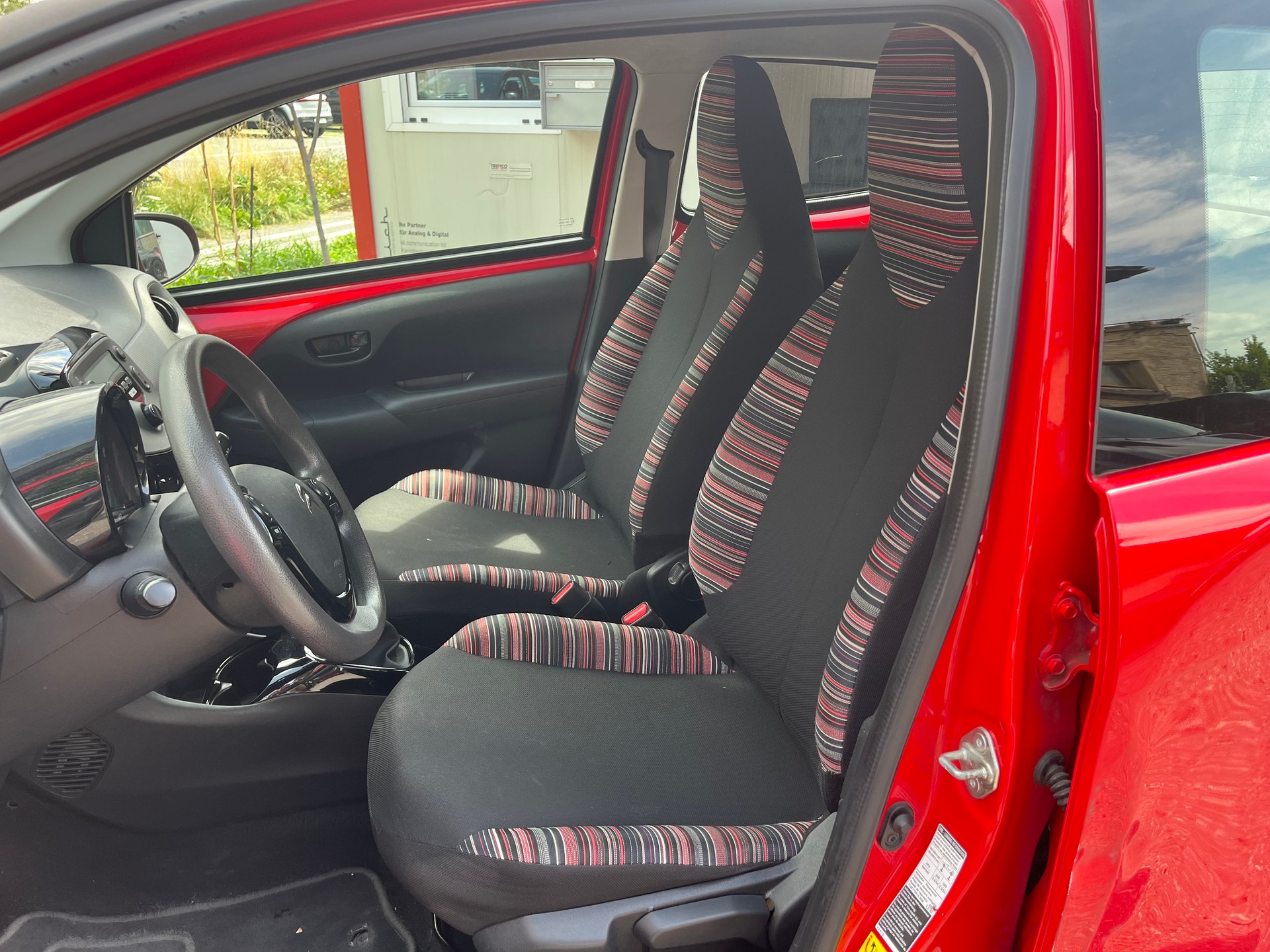 CITROEN C1 1.0 VTi Swiss Edition Stop&Start-image-10