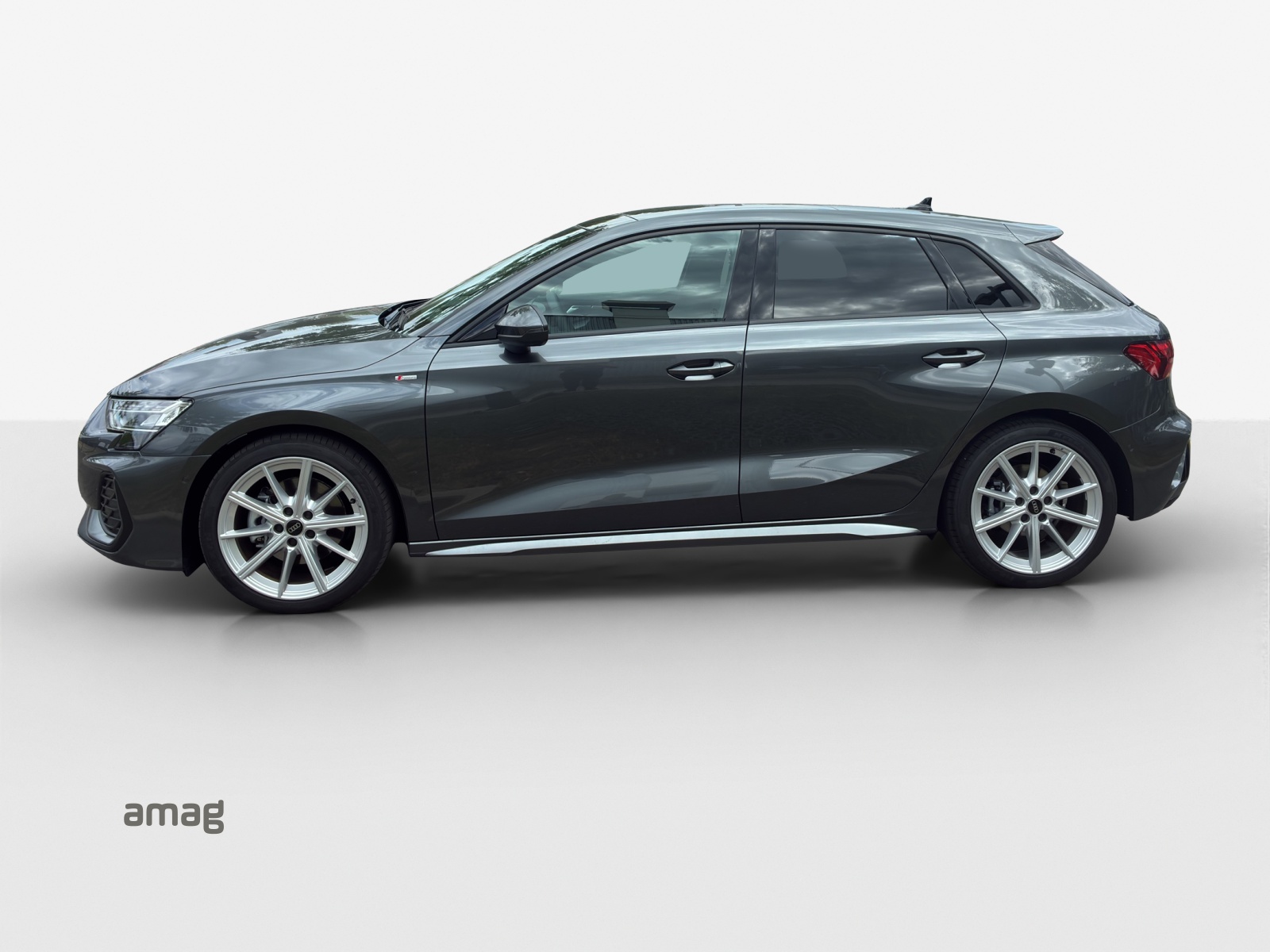 AUDI A3 Sportback TFSI 150 kW quattro S line S tronic-showroom-element-1