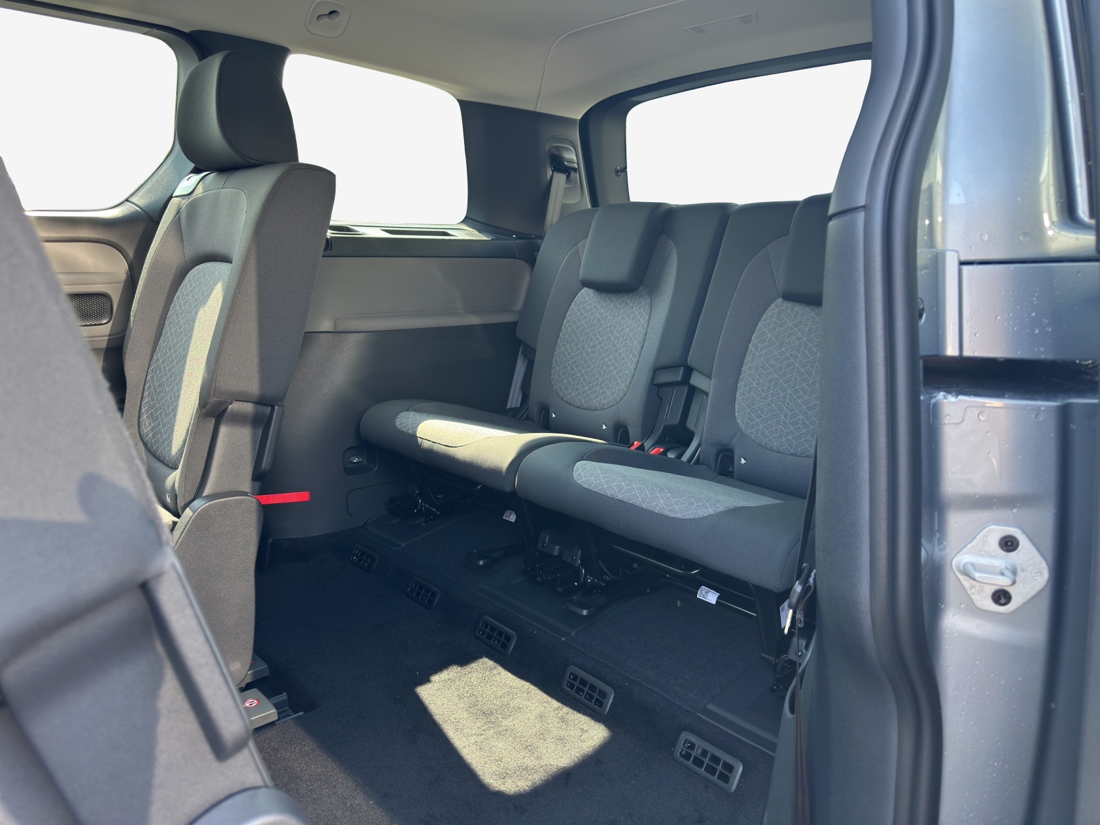 VW ID.Buzz LWB Pro 4 Motion-image-15