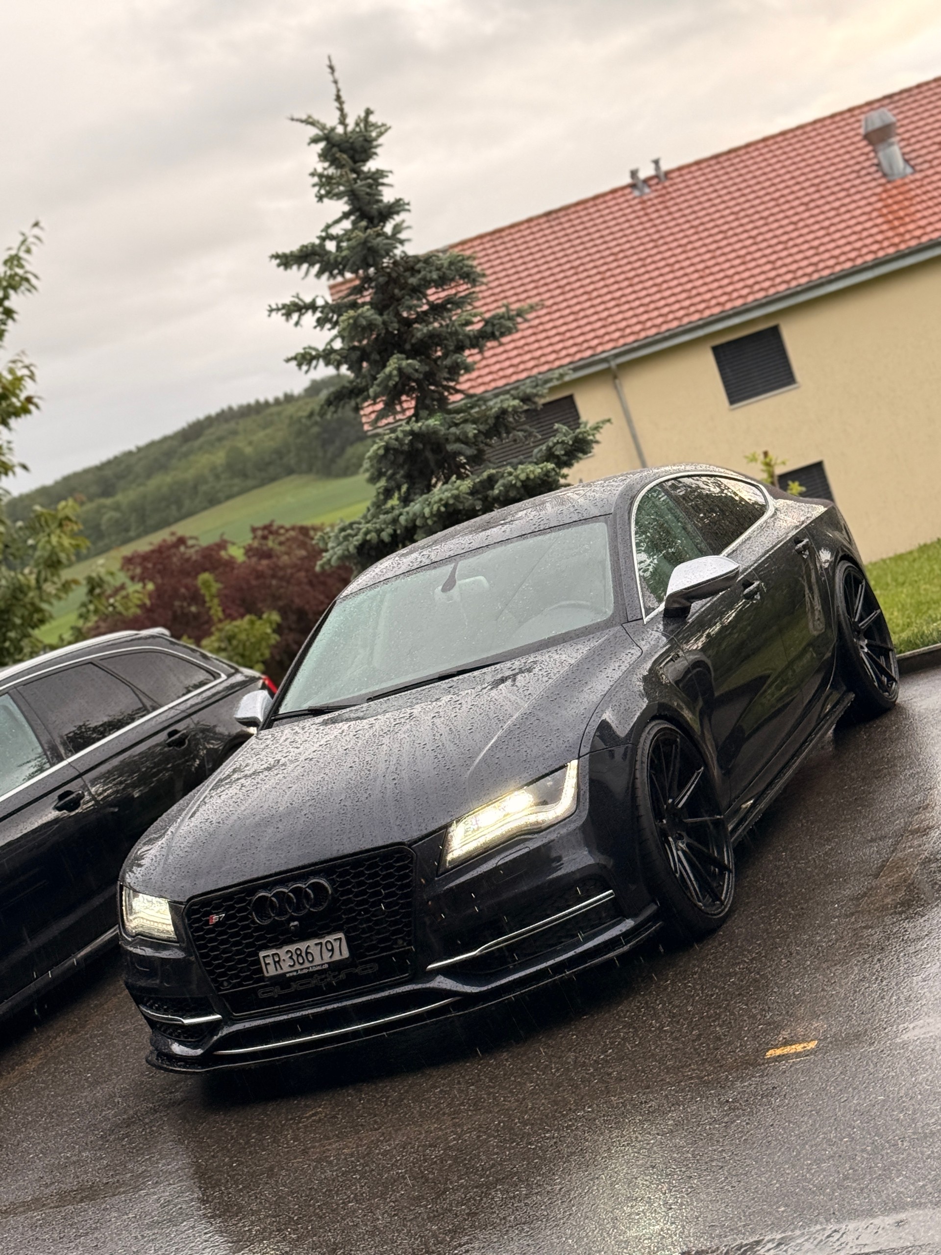 AUDI 4.0 V8 TFSI quattro S-Tronic-image-3