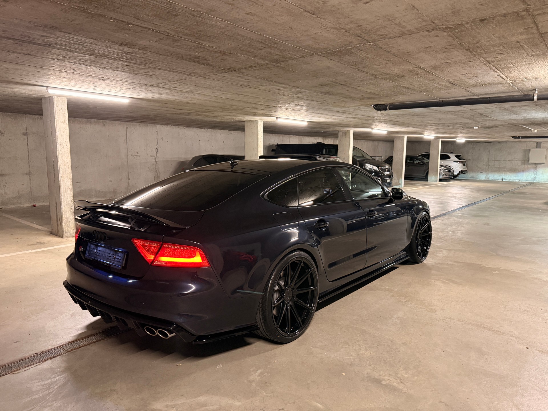 AUDI 4.0 V8 TFSI quattro S-Tronic-image-1
