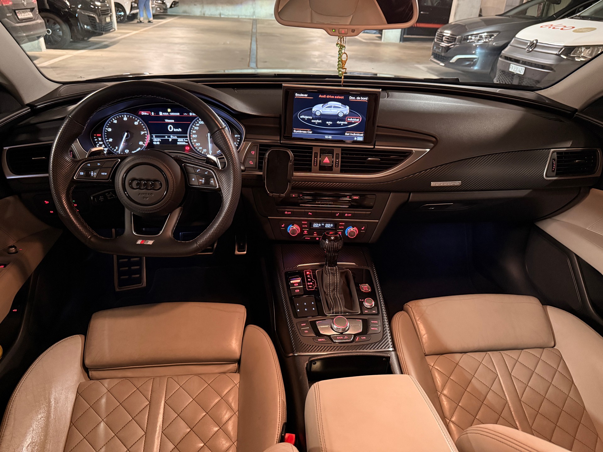 AUDI 4.0 V8 TFSI quattro S-Tronic-image-4