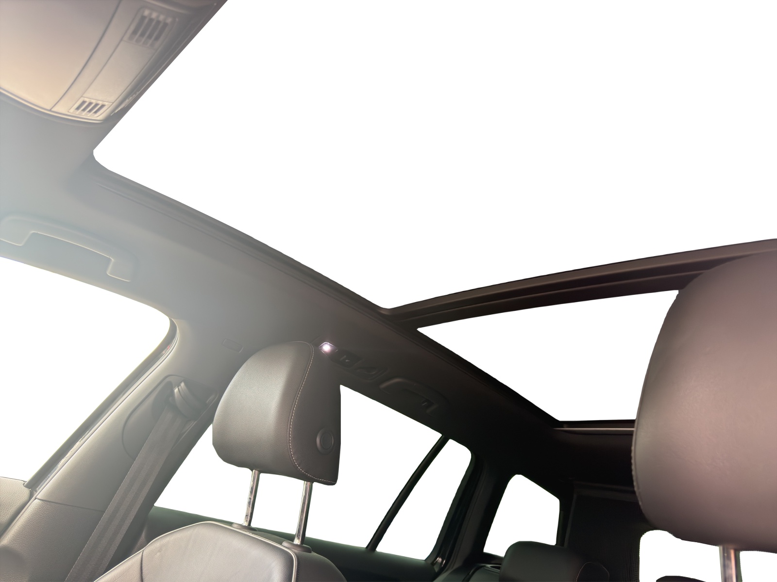 VW Golf Variant 2.0 TSI R 4Motion DSG-image-12