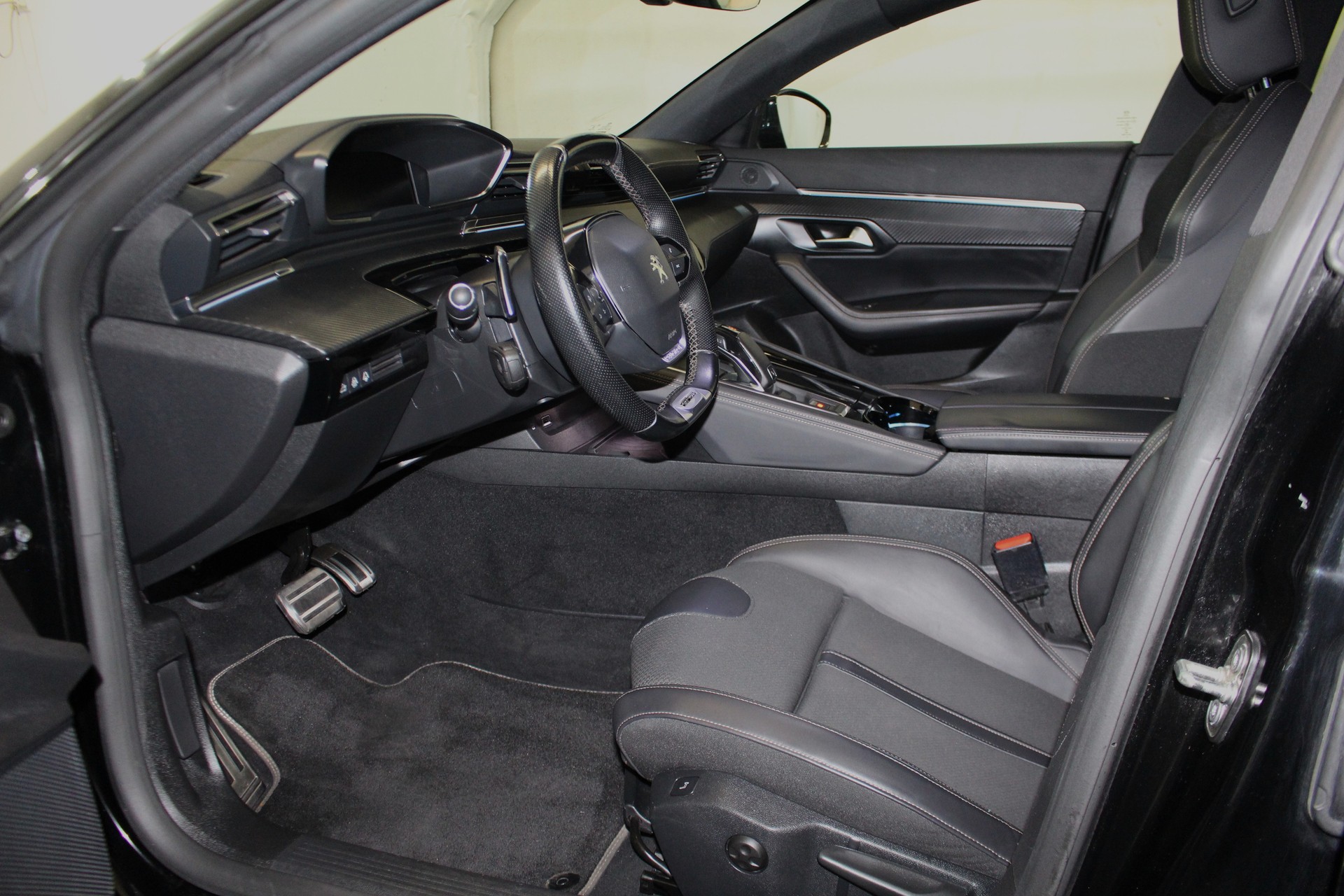 PEUGEOT 508 SW 1.6 PureTech GT Line-image-6